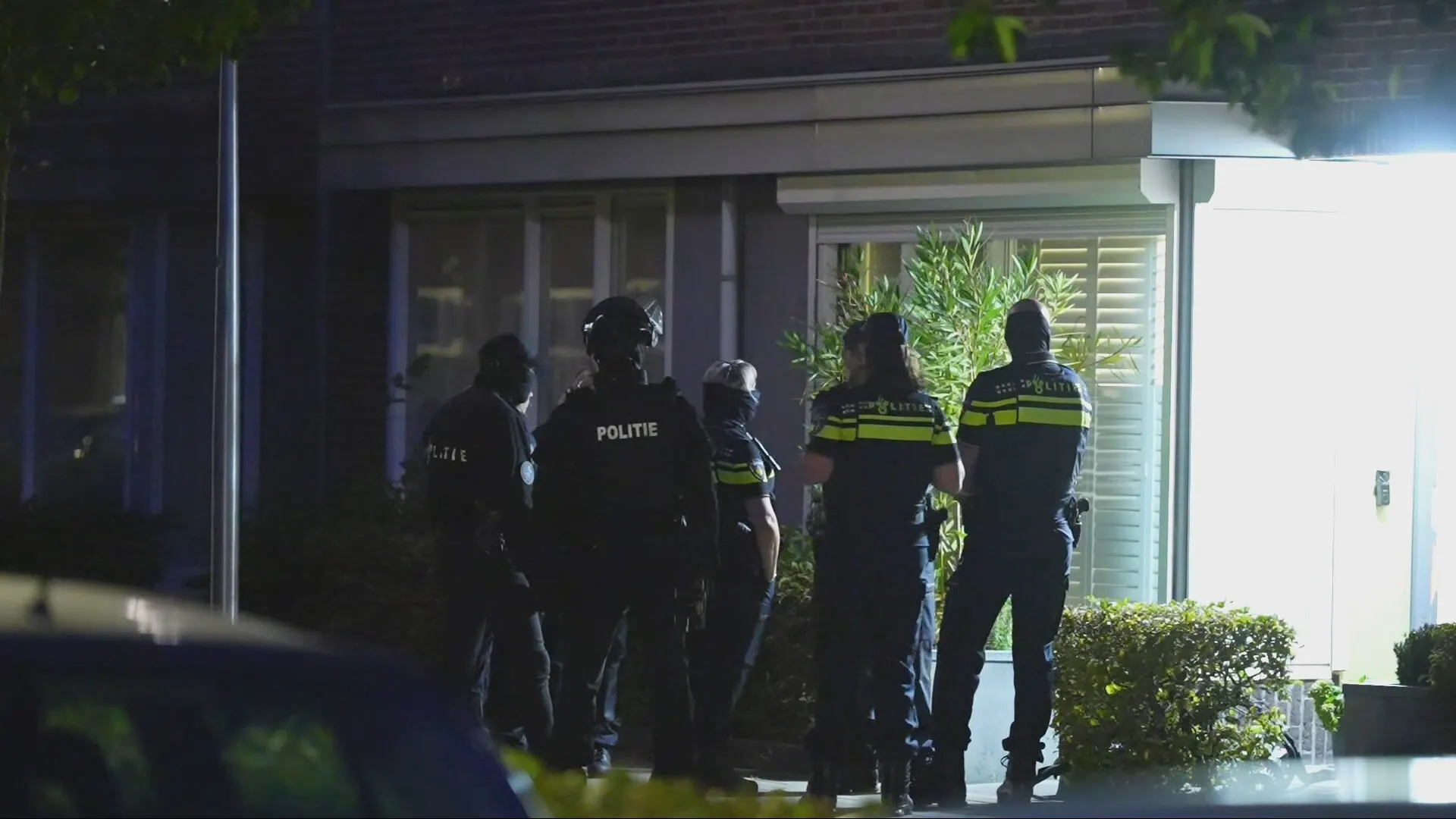 Vier aanhoudingen bij politie-invallen in Eindhoven