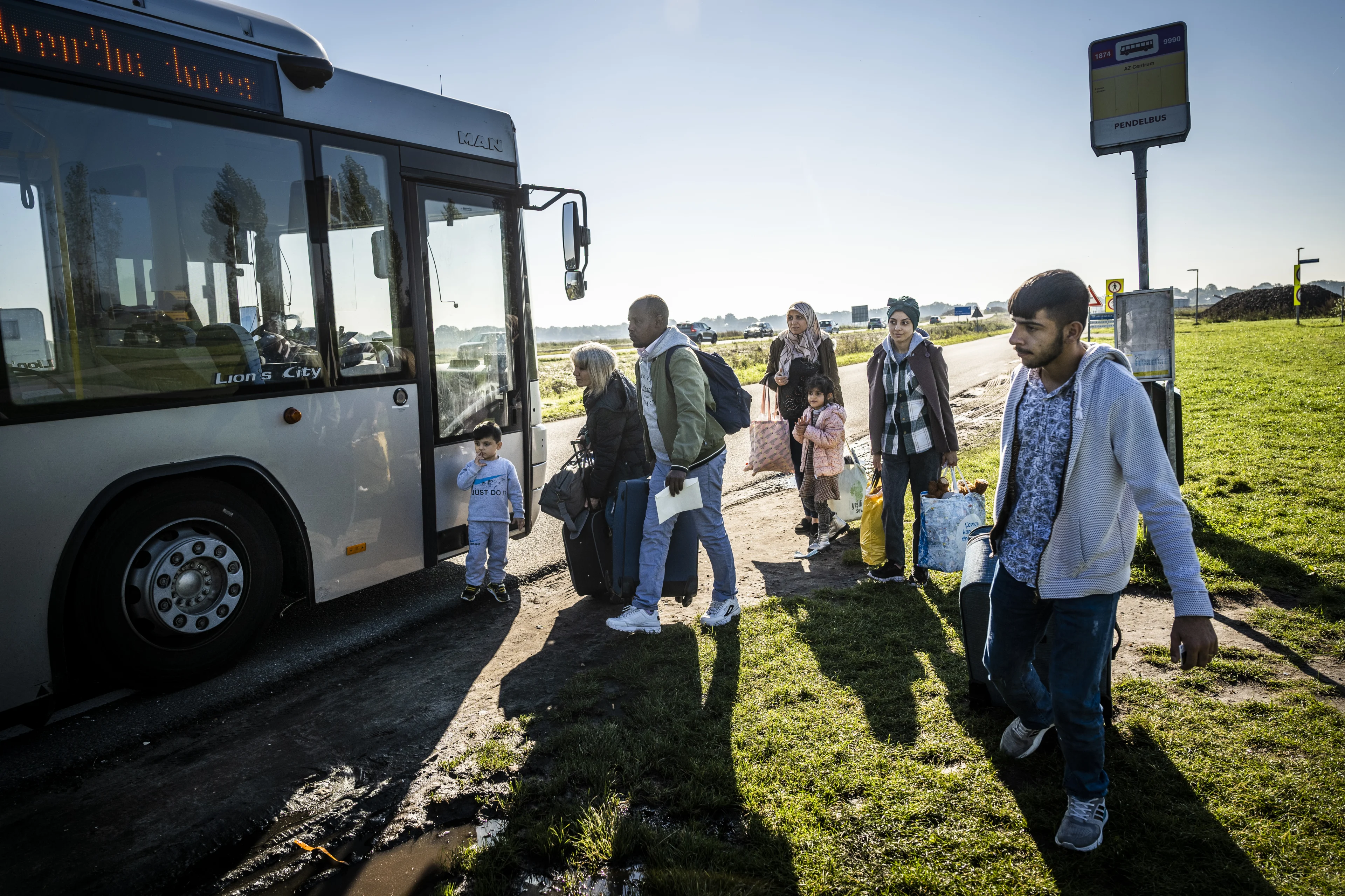Buschauffeurs stoppen niet meer in Ter Apel vanwege overlast door asielzoekers
