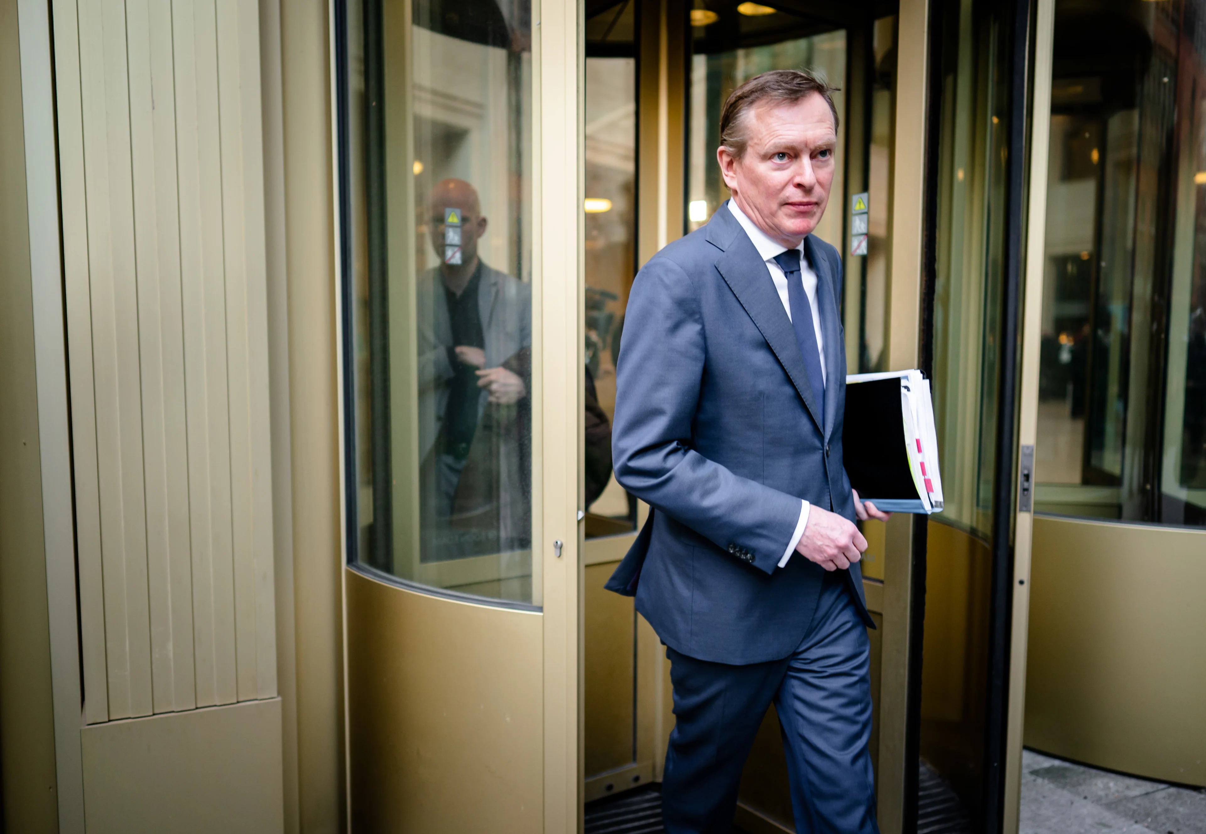 Minister Bruins: 'Ik ga geen regionale corona-centra instellen'