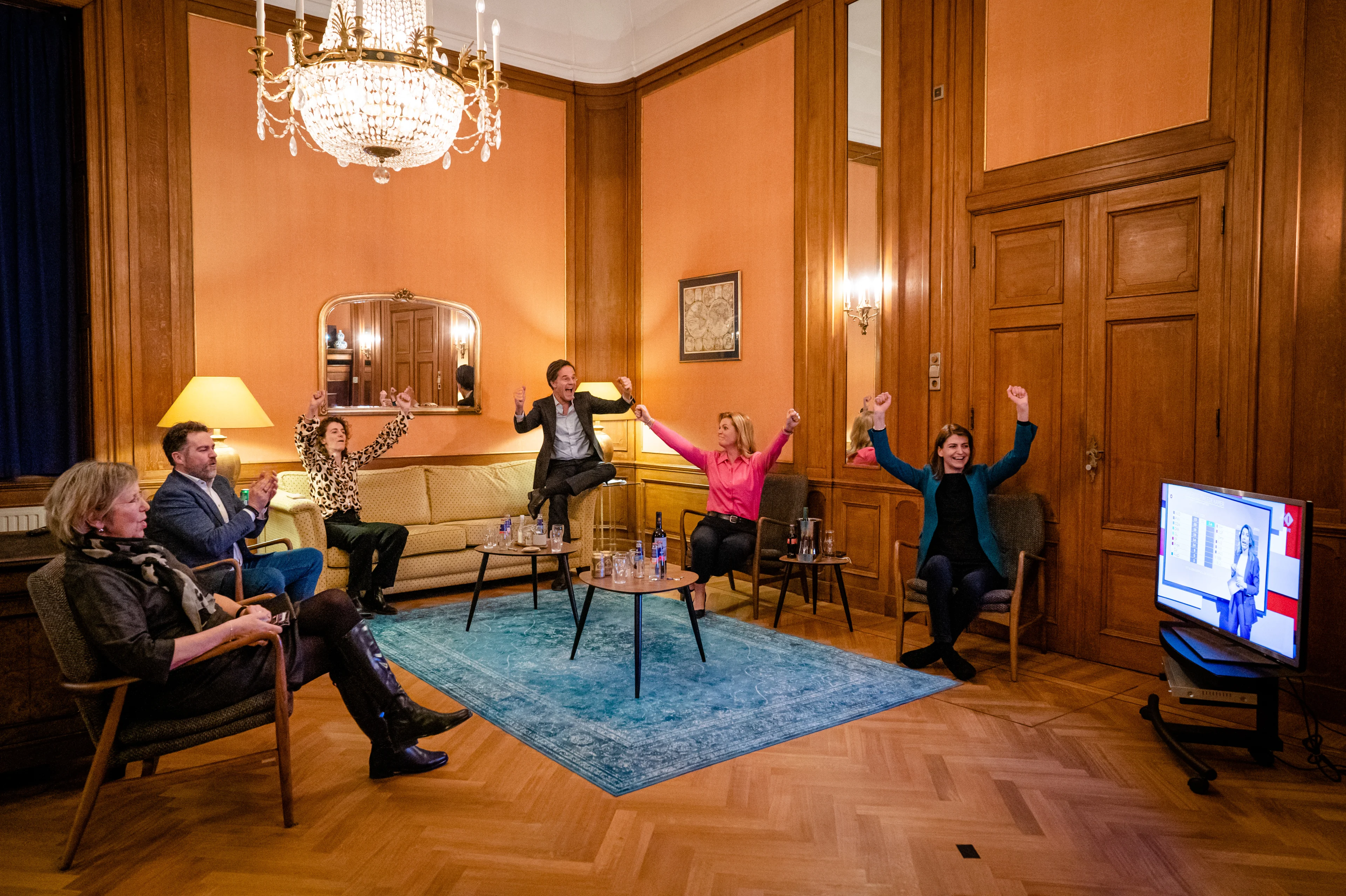 Eerste exitpoll: VVD de grootste, D66 met stip op tweede plek