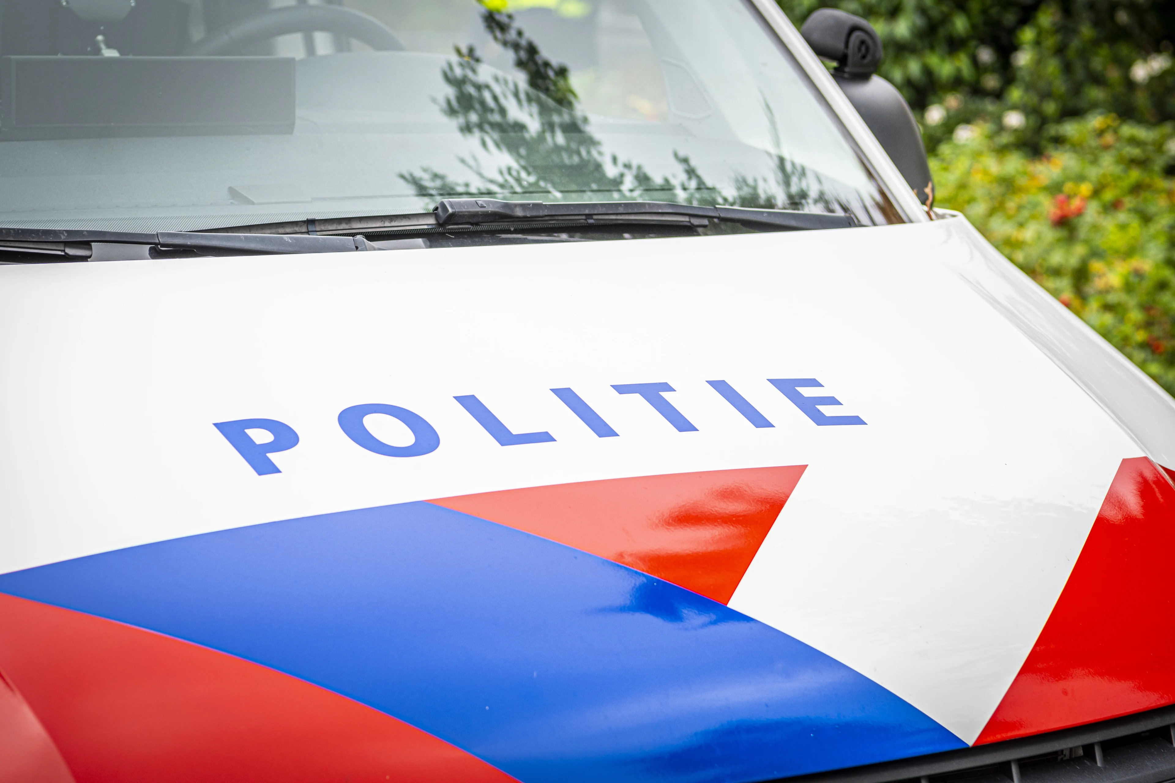 Politie ontdekt drugslab in loods Zuidschermer, eigenaar aangehouden