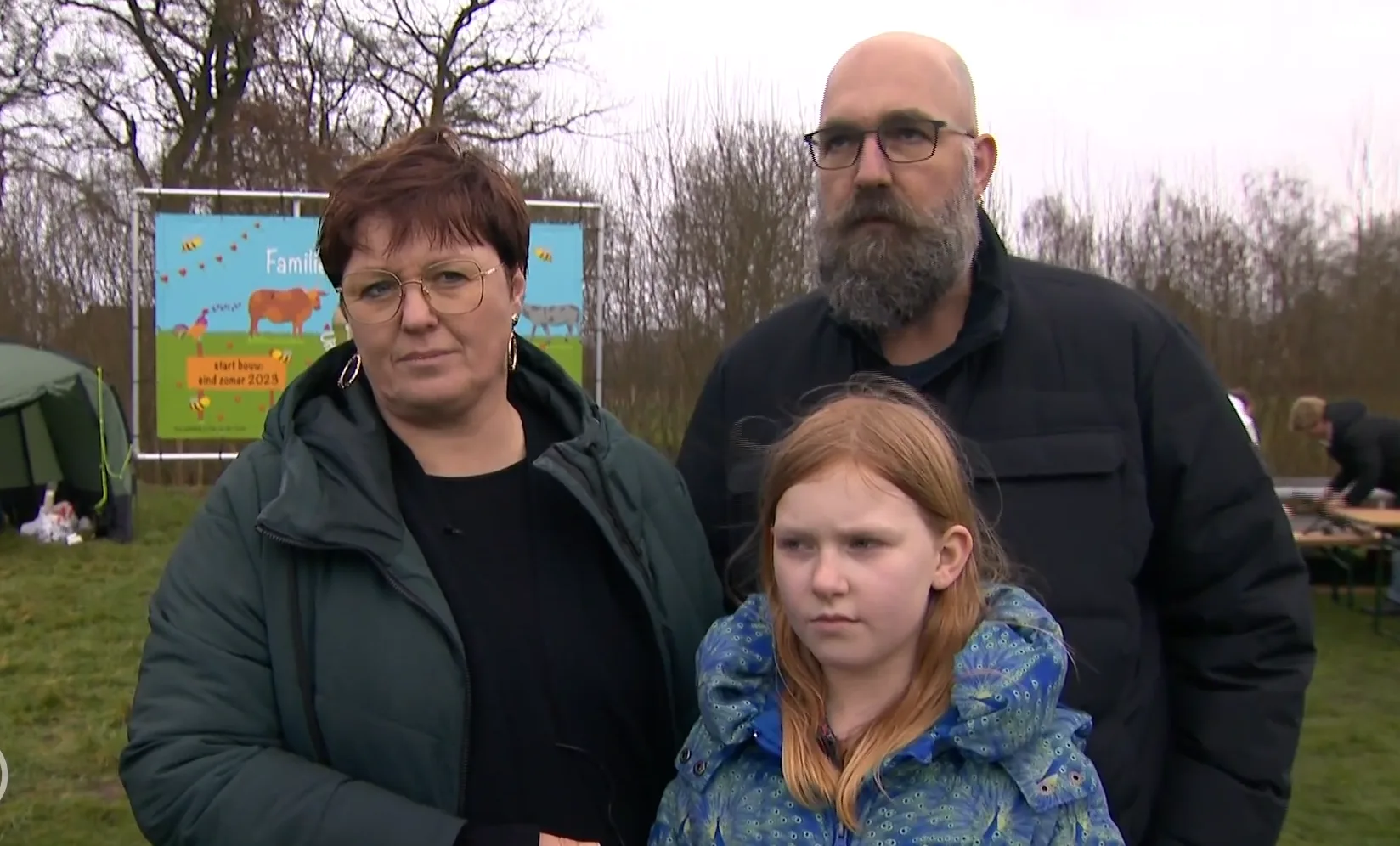 Lach en een traan bij onthulling familieboerderij voor verongelukte dierenvriend Isabelle (8)