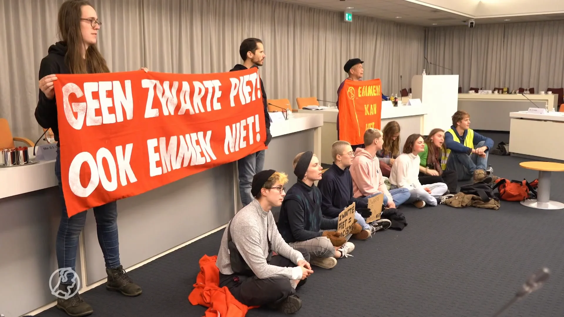 Geen anti-Zwarte Piet-demonstranten meer vast na verstoren raadsvergadering Emmen