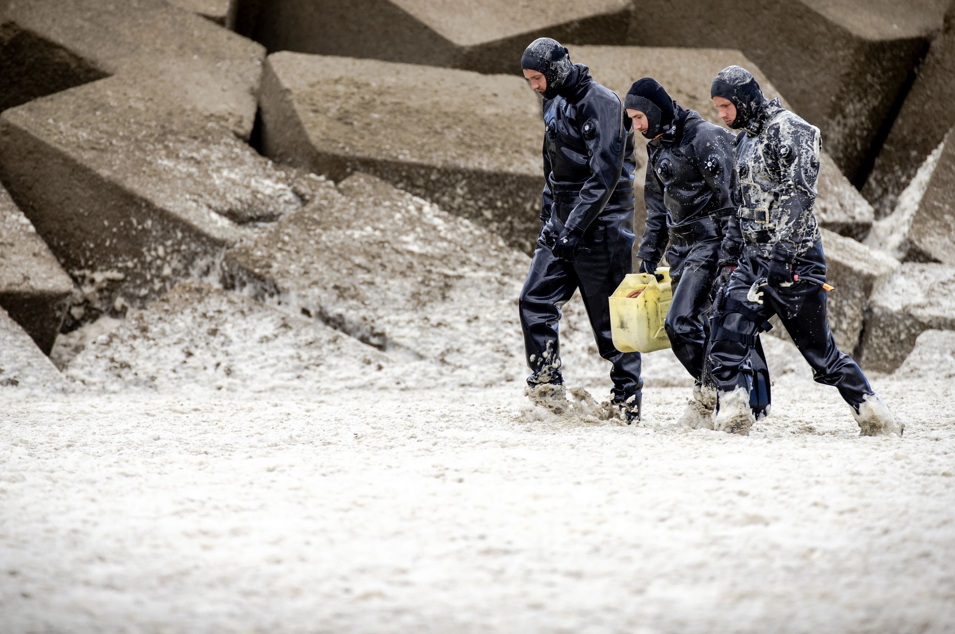 Politie zoekt naar surfplank van vermiste surfer Mathijs (23) in Scheveningen