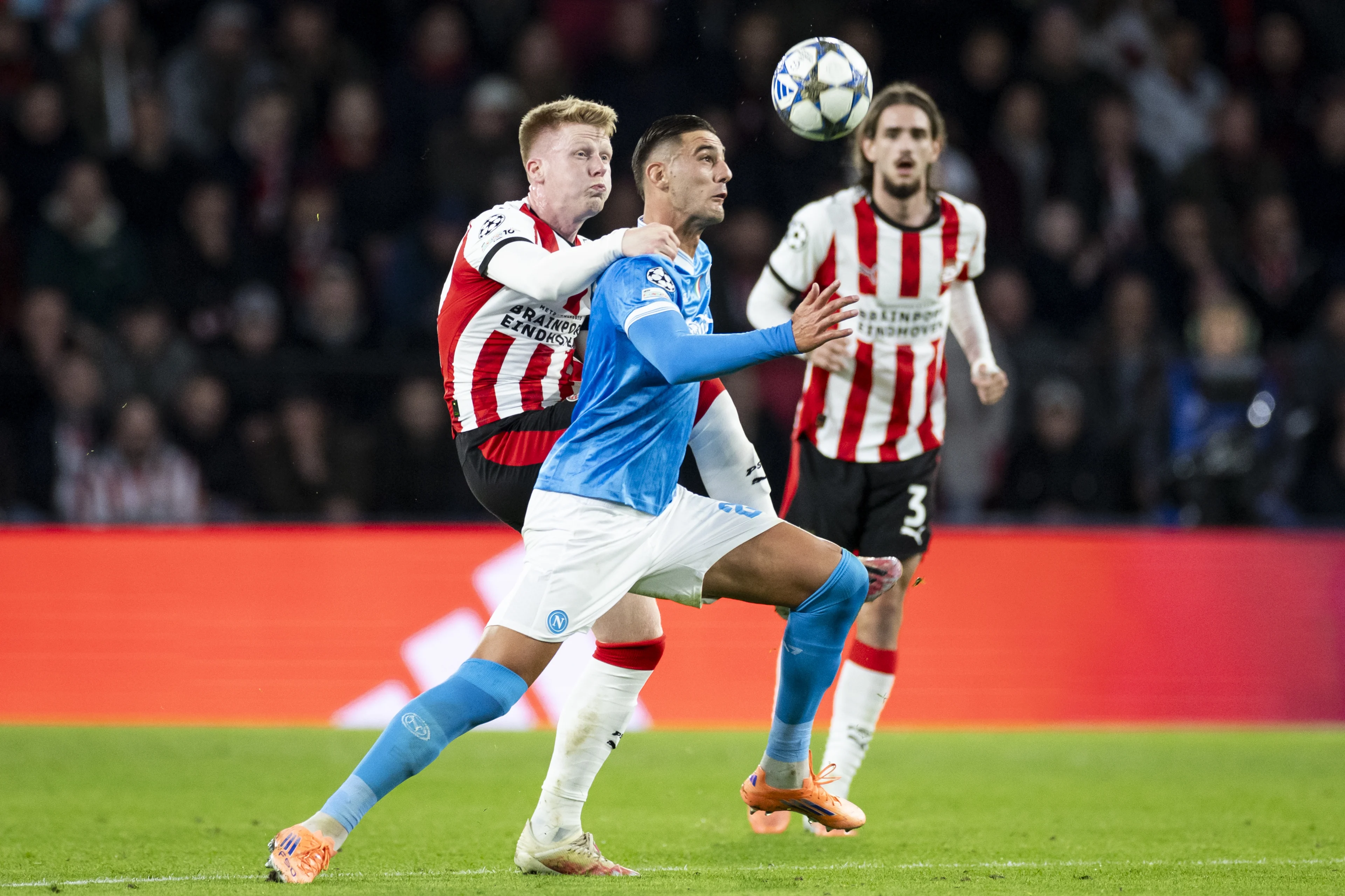 PSV stunt met dikke thuiszege op Napoli