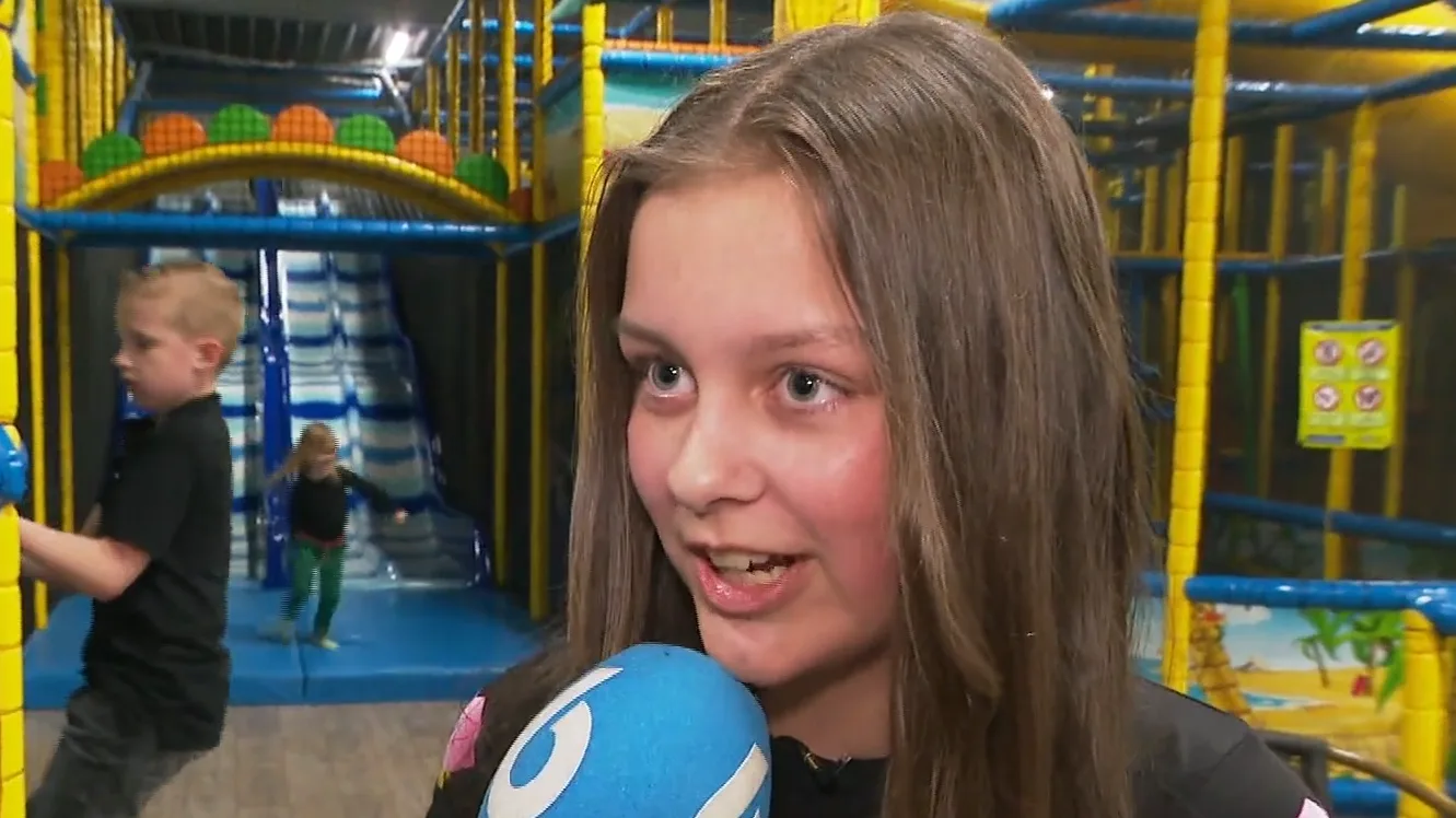 Deze 11-jarige 'Moeder Teresa van Westland' helpt ieder die het nodig heeft