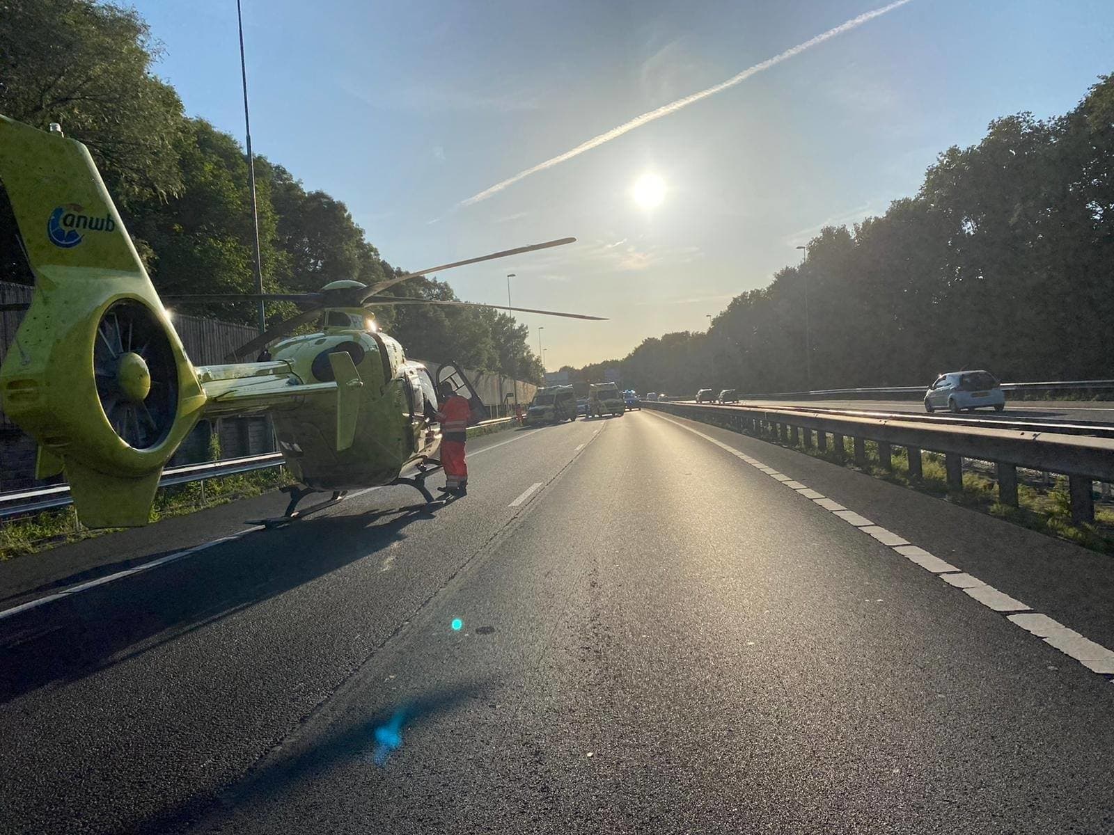 Baby niet meer te houden: vrouw bevallen op snelweg A8
