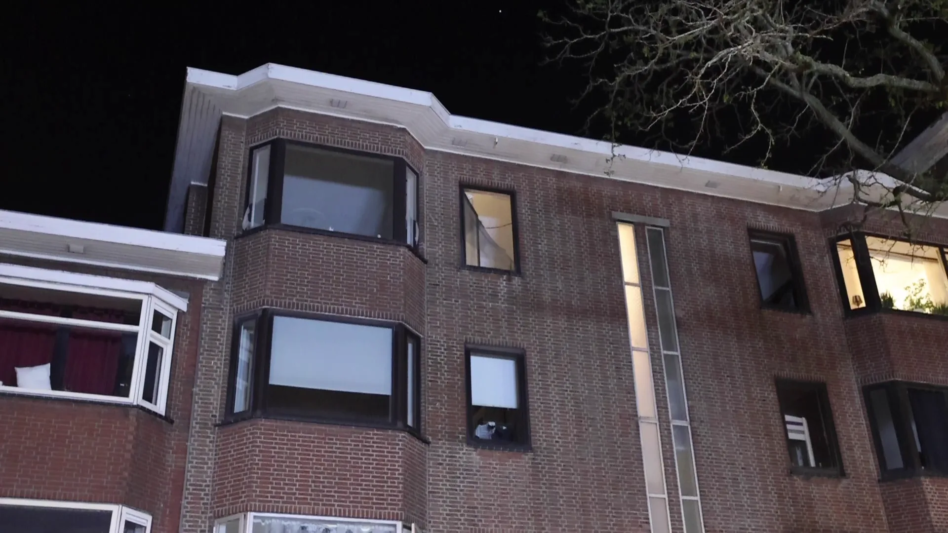 Man (22) die van vier hoog uit raam viel in Den Haag is overleden