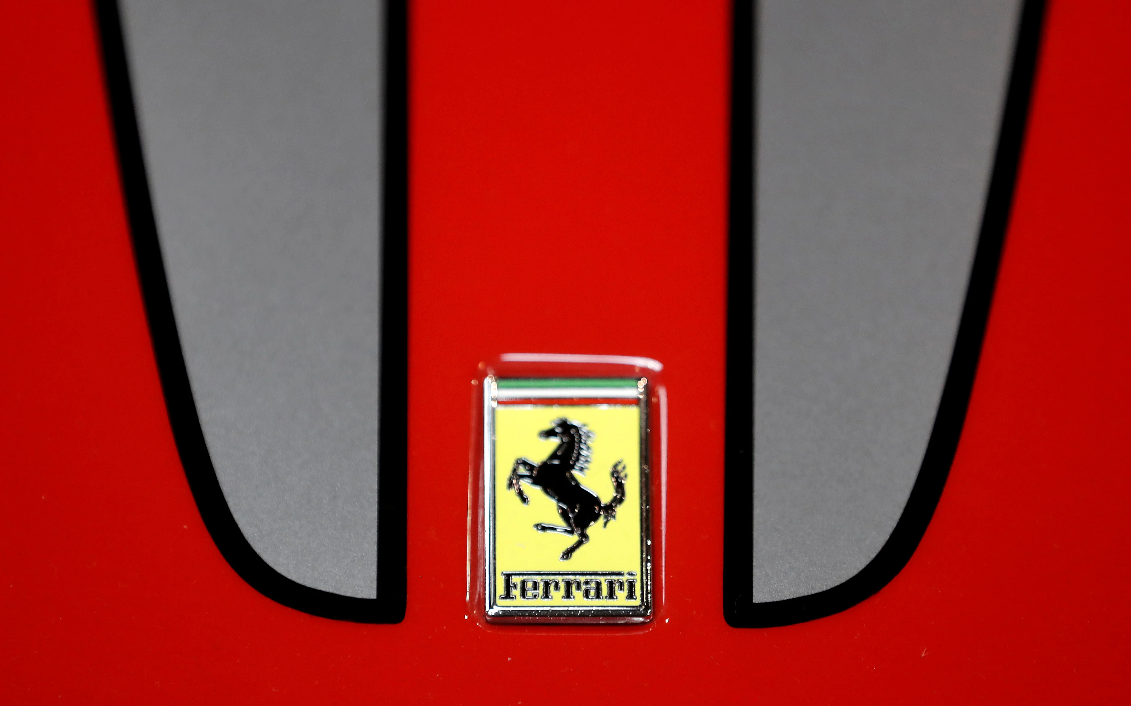 Ferrari verkoopt helft minder auto's door coronacrisis
