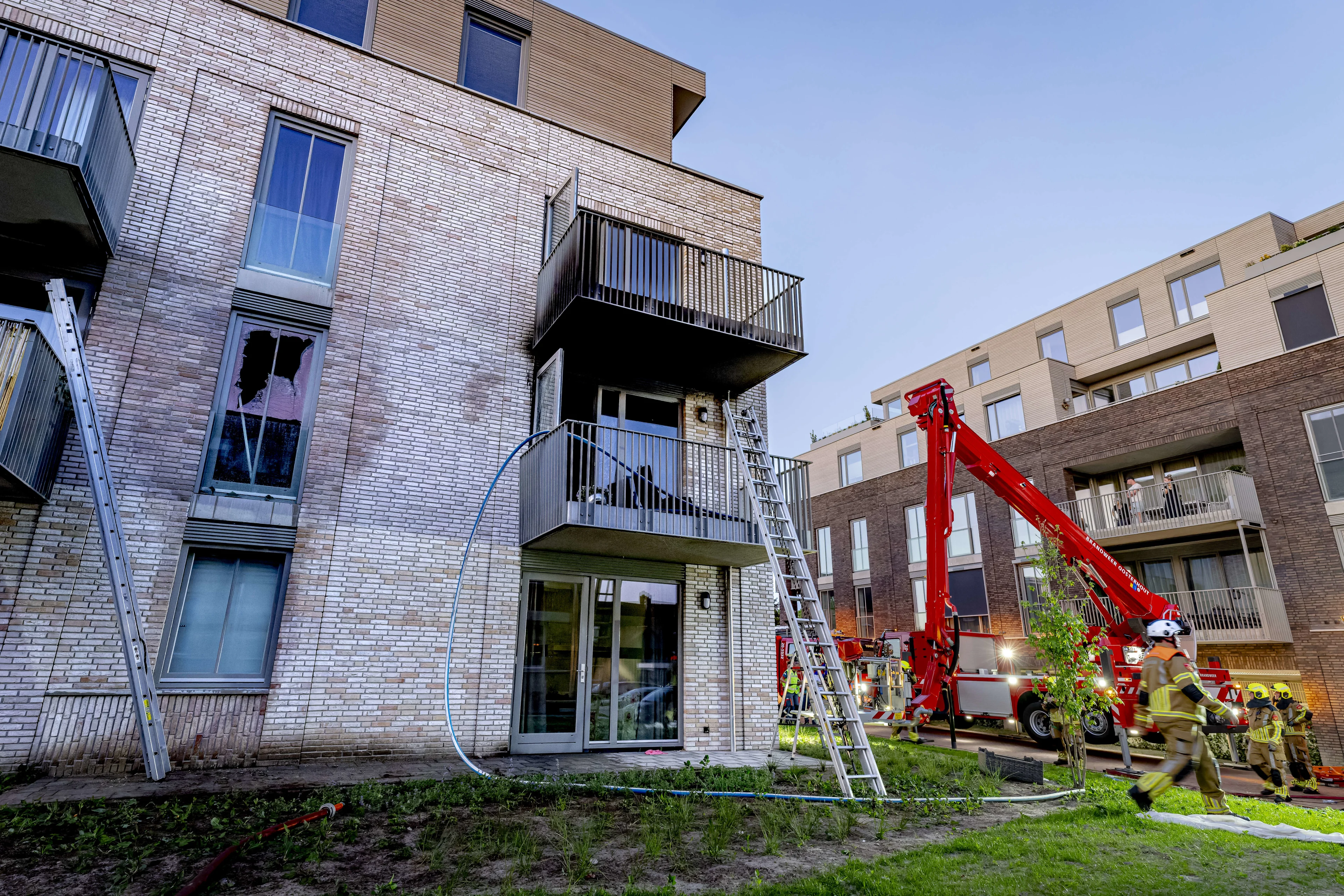 Dode bij brand in appartementencomplex Raamsdonksveer