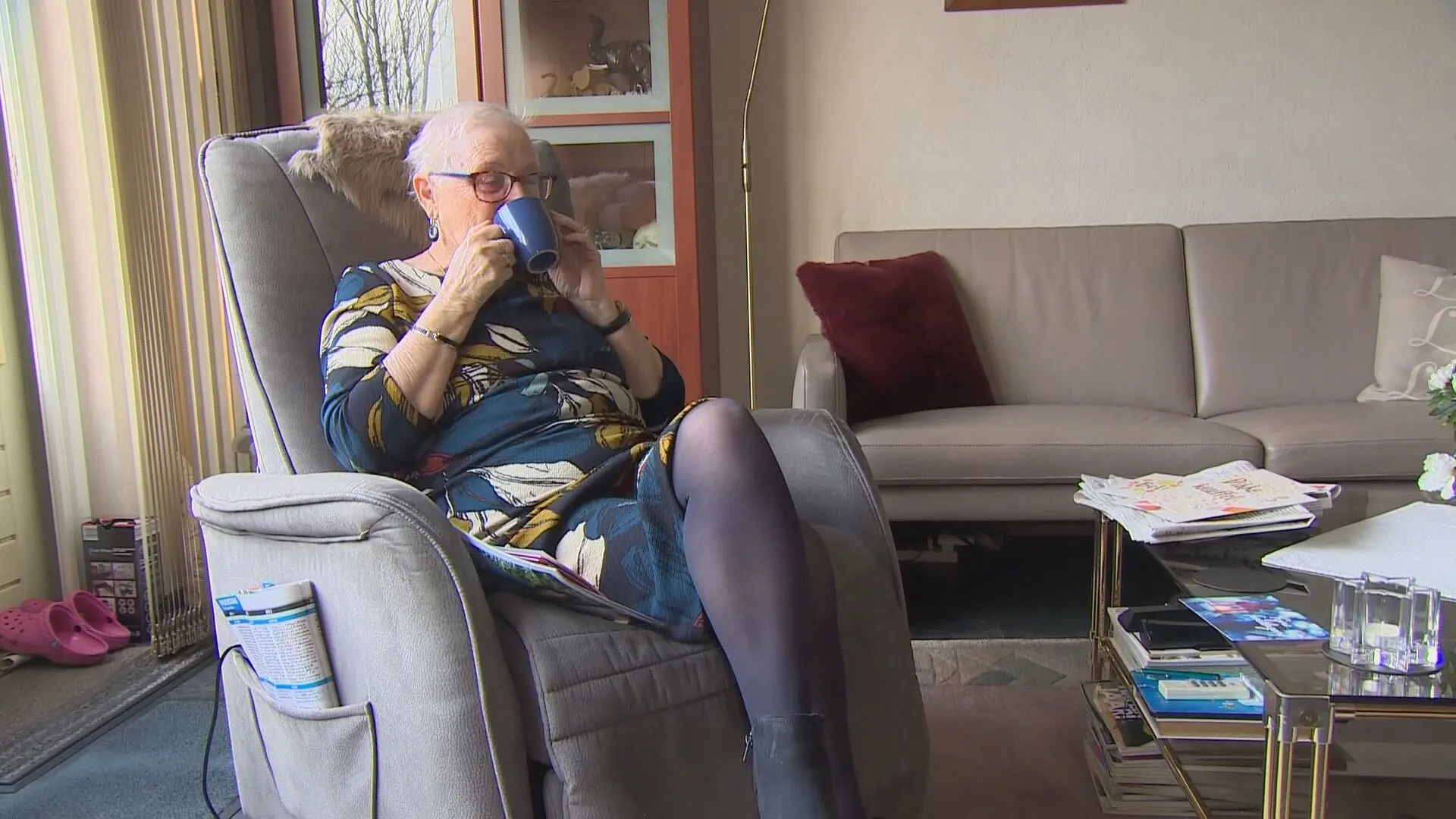 Ouderenfonds verrast eenzame ouderen met kerstpakket: 'Kijk een beetje naar ze om'