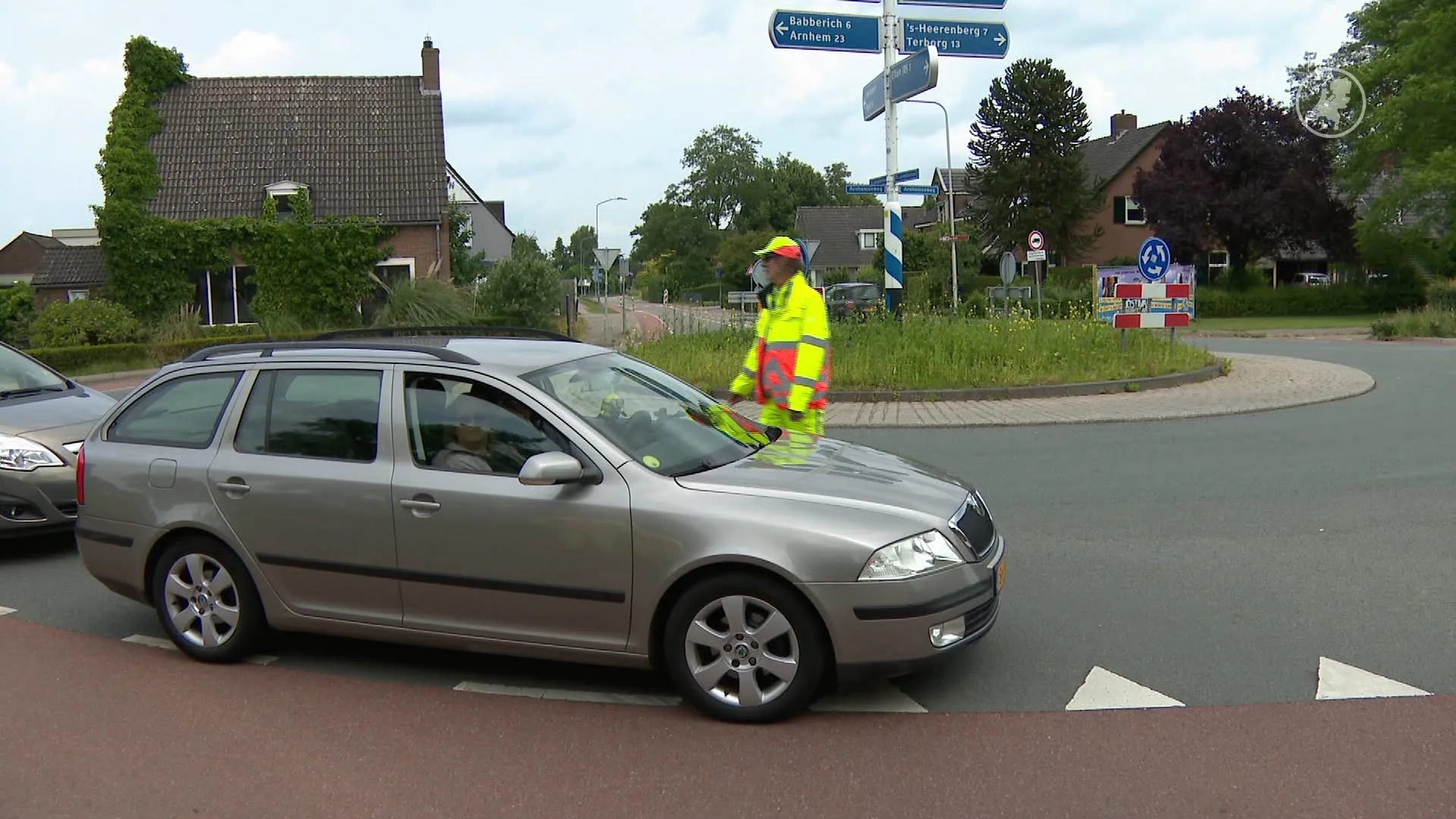 Gemeente sluit op eigen houtje grens bij Beek vanwege verkeer