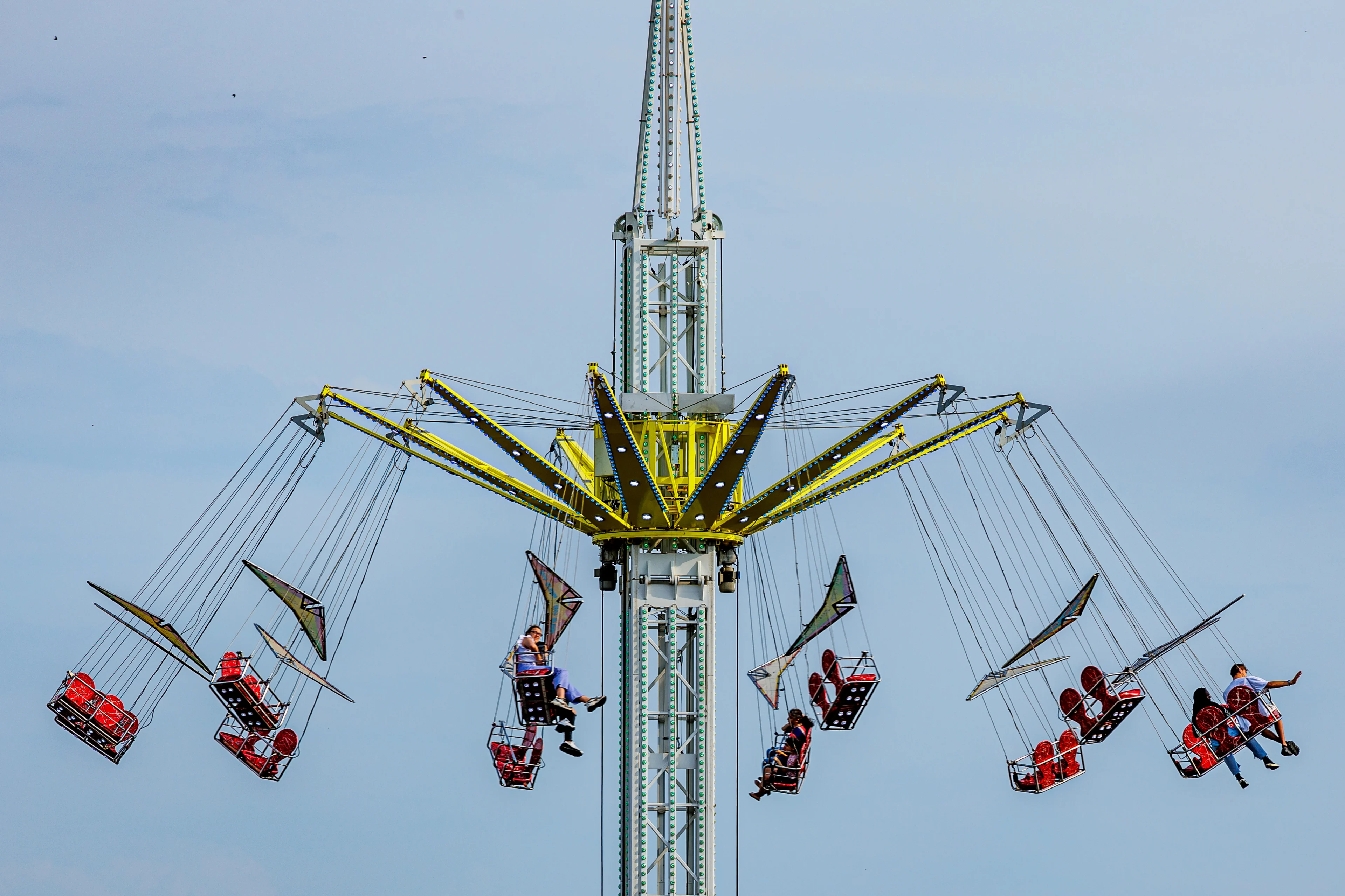 Acht gewonden door incident met zweefmolen op kermis Venray: 'Stond mogelijk te dicht bij bomen'