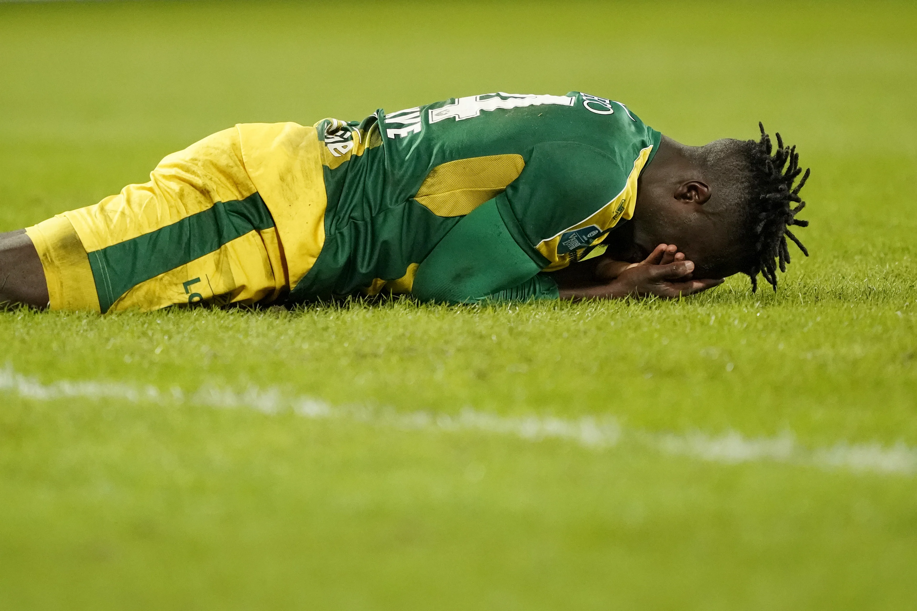 ADO Den Haag en VVV Venlo degraderen uit de Eredivisie