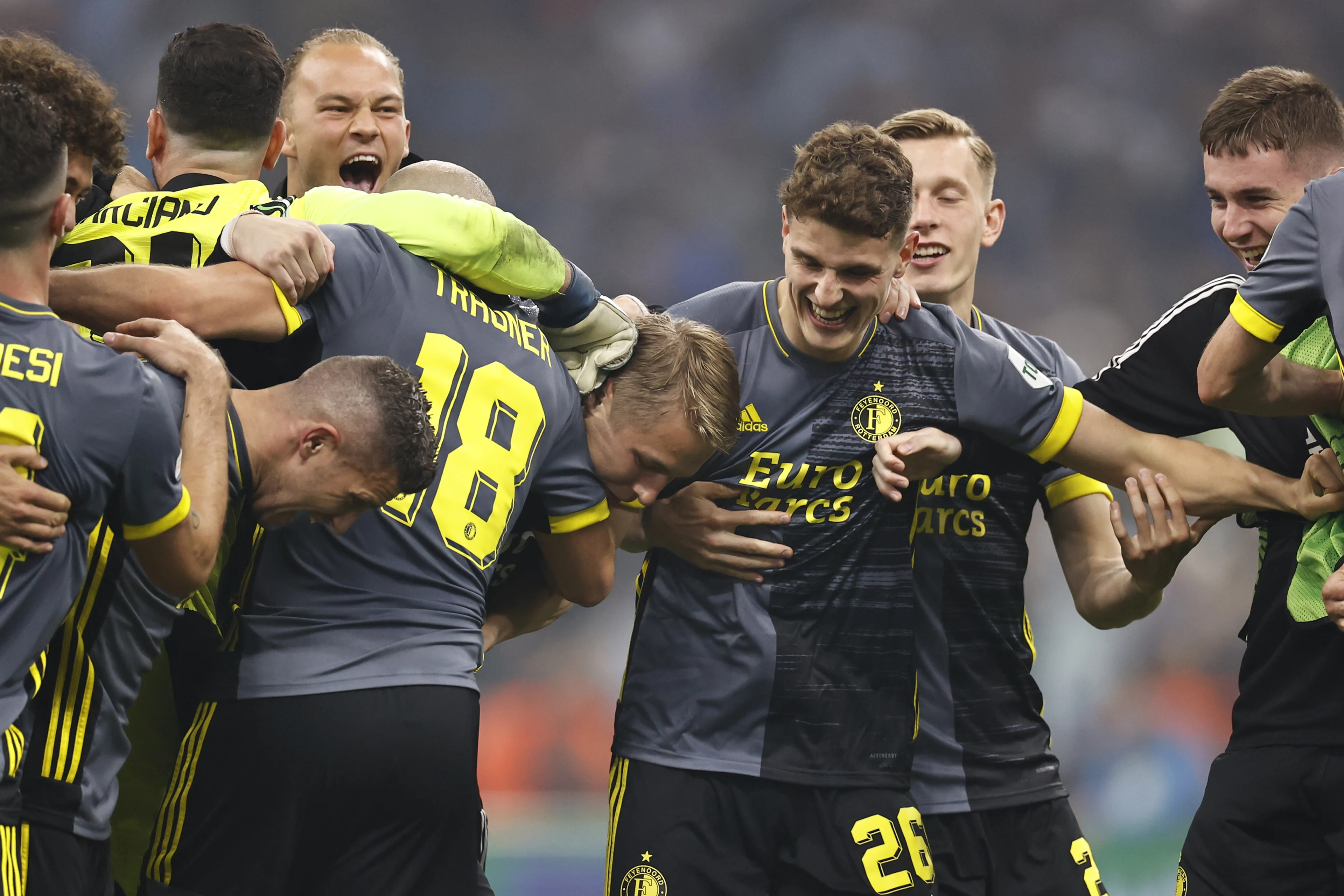 Feyenoord speelt voor het eerst in 20 jaar weer Europese finale na gelijkspel bij Marseille