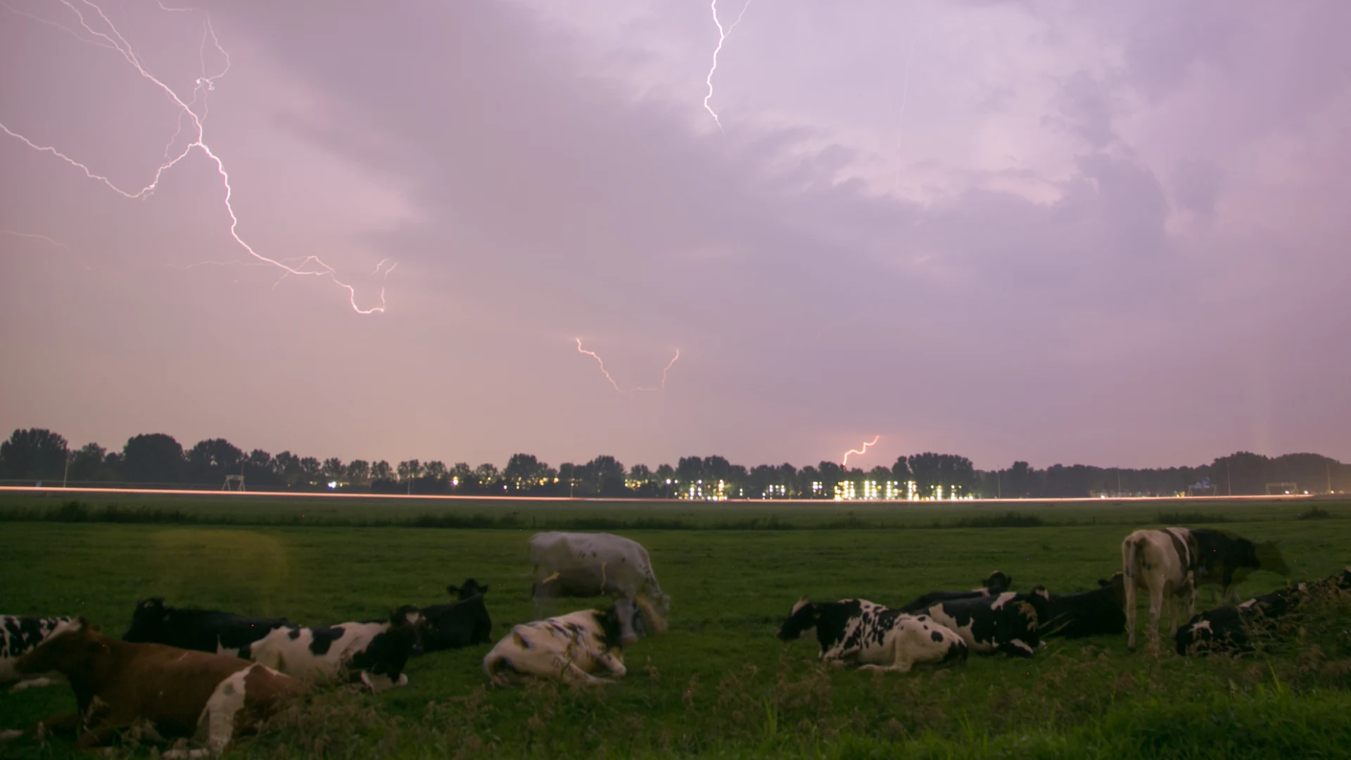 Code geel voor stevige onweersbuien in (zuid)oosten weer ingetrokken