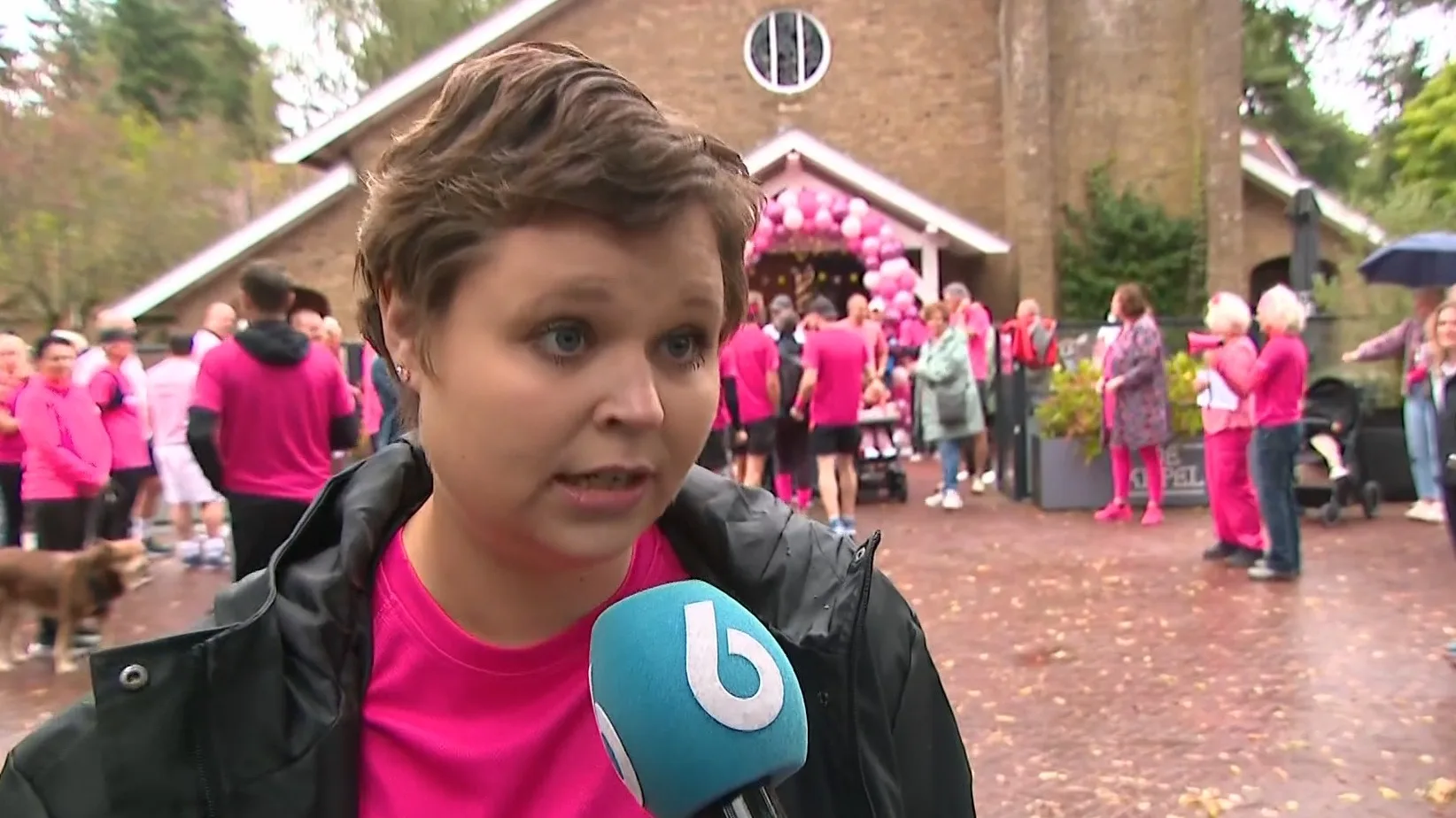 Sponsorloop voor borstkankeronderzoek: 'En houd je borsten in de gaten'