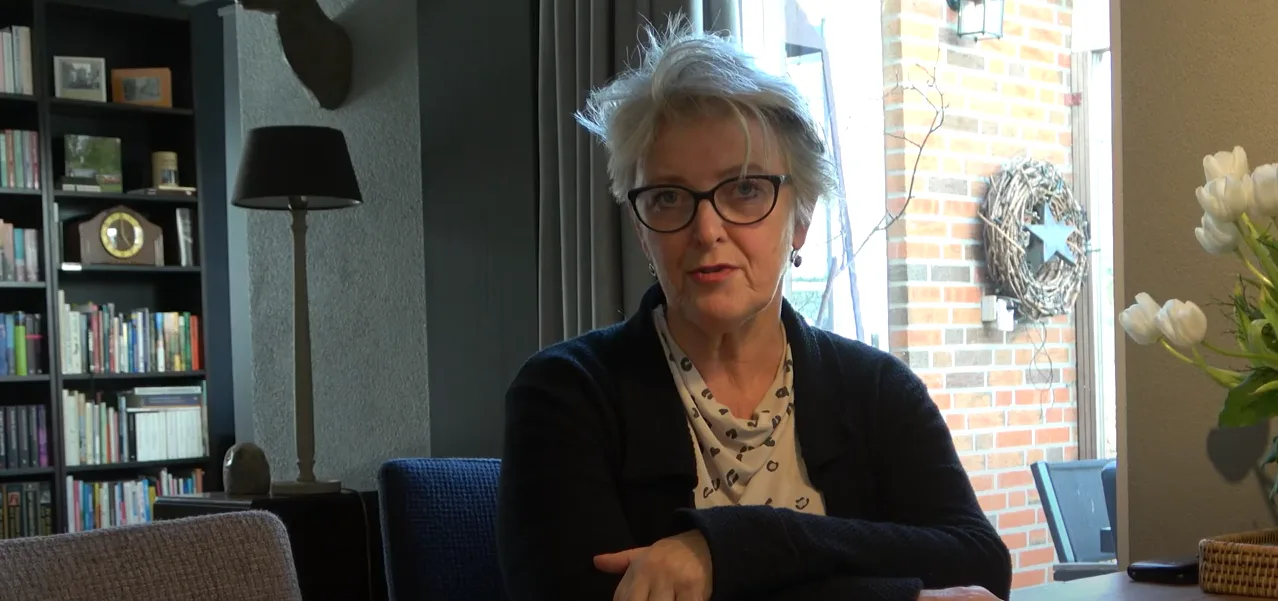 Burgemeester spreekt zorgen uit in videoboodschap na grote coronauitbraak in Enter