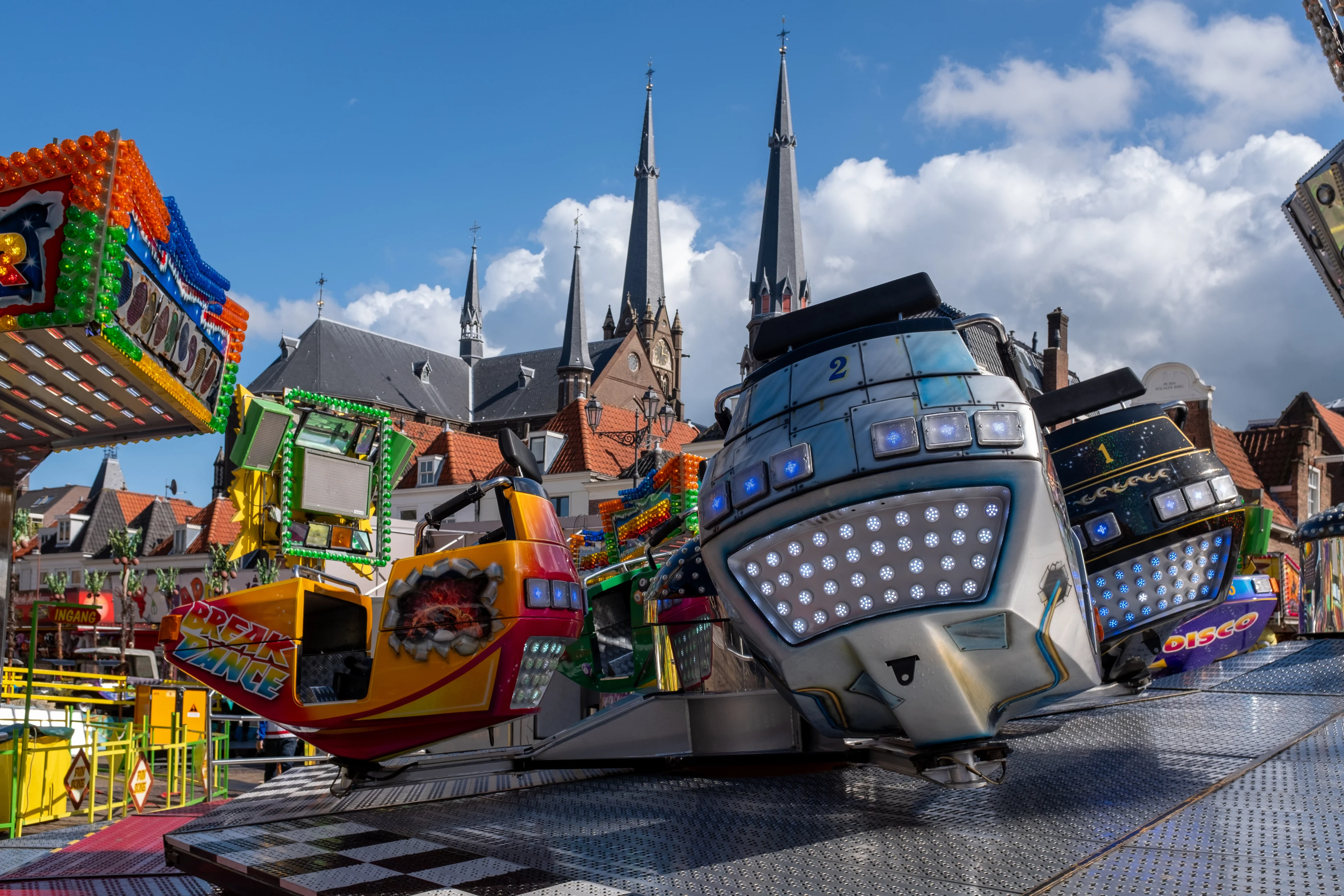 Agent gewond bij grote vechtpartij op kermis in Delft