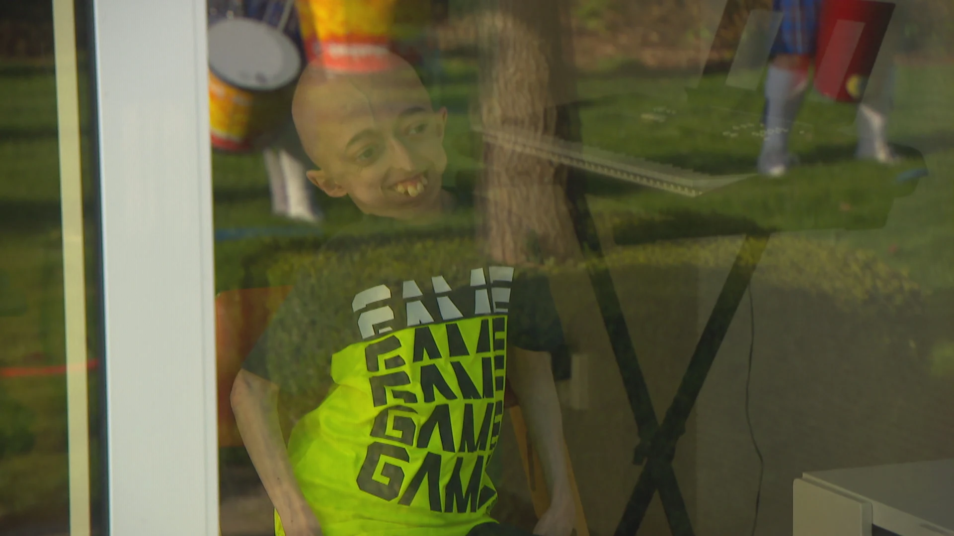 Mijlpaal! Progeriapatiënt Bjorn blaast 18 kaarsjes uit