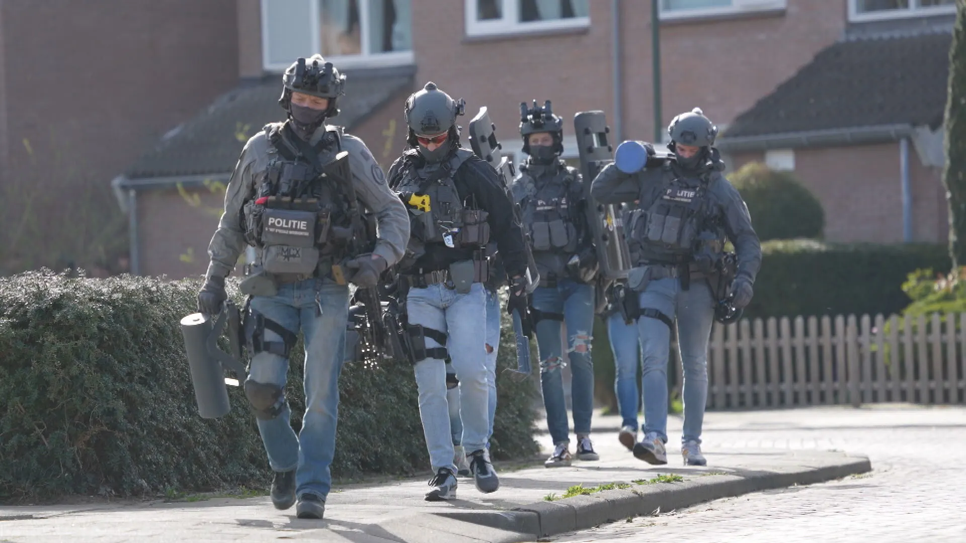 Arrestatieteam overmeesterd verwarde man in Geertruidenberg