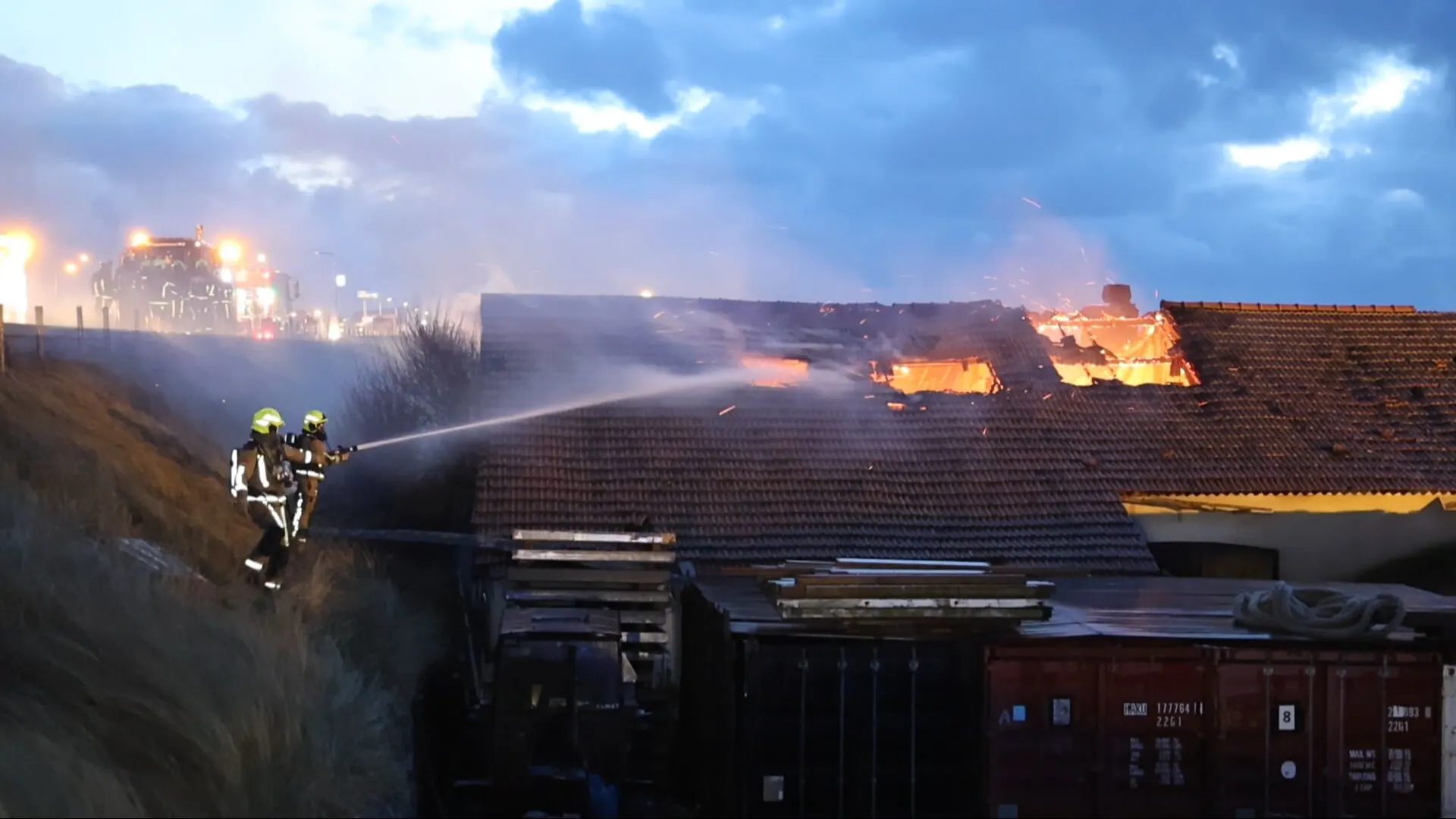 Grote brand bij strandtent in Zandvoort, drie minderjarigen opgepakt