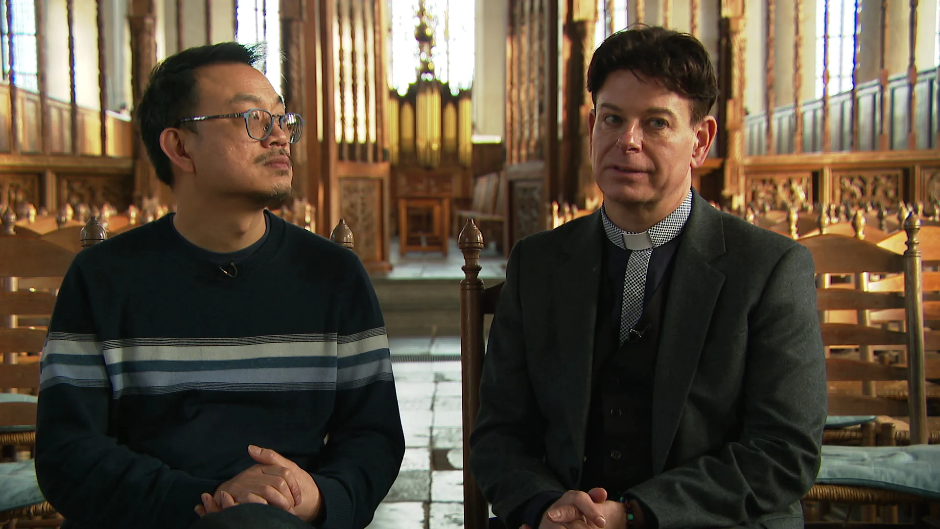 Knielen voor de bank: hoe homogenezing Kai en Alexander beschadigde