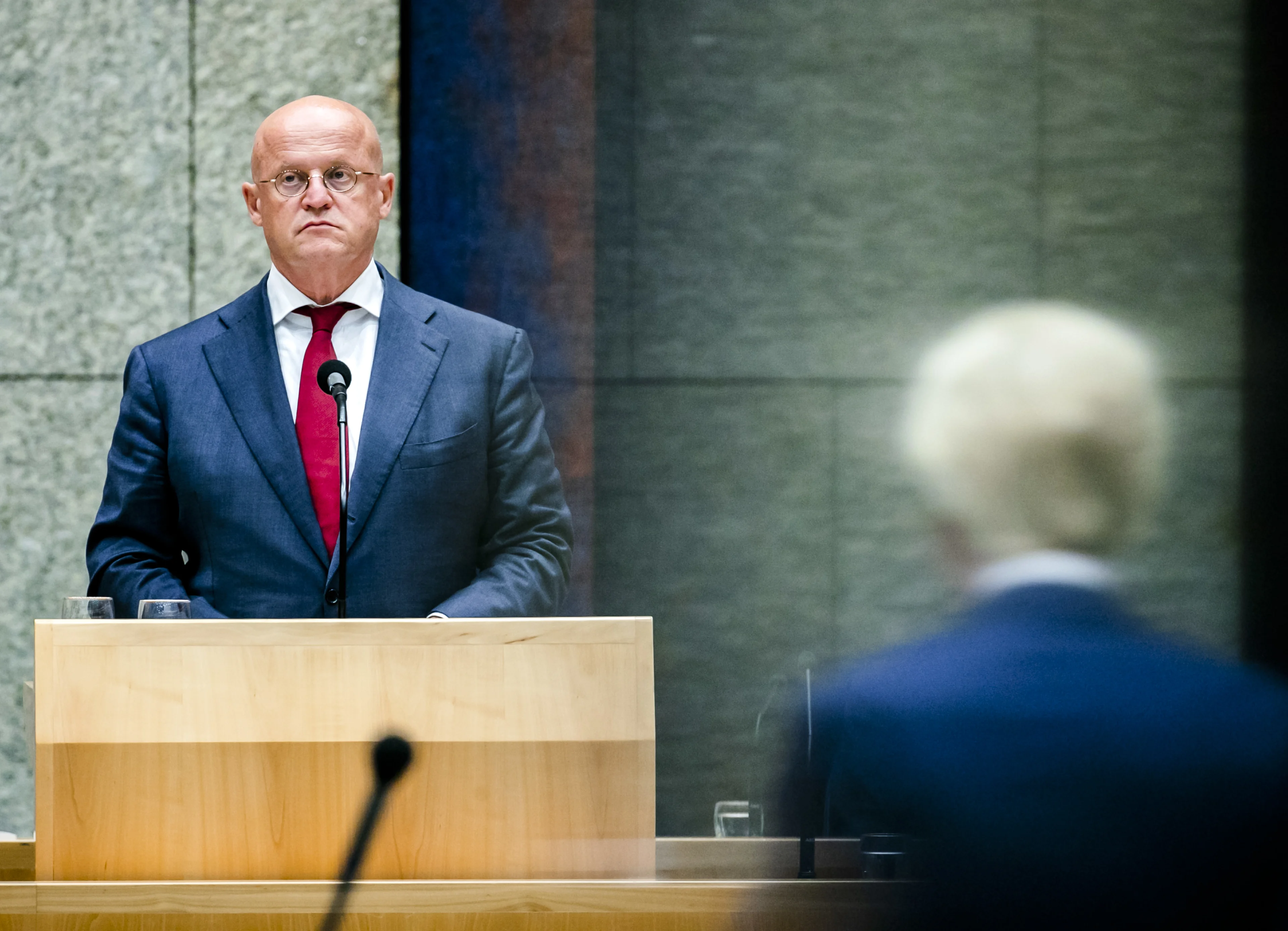 Tweede Kamer debatteert donderdag over spoedwet voor avondklok