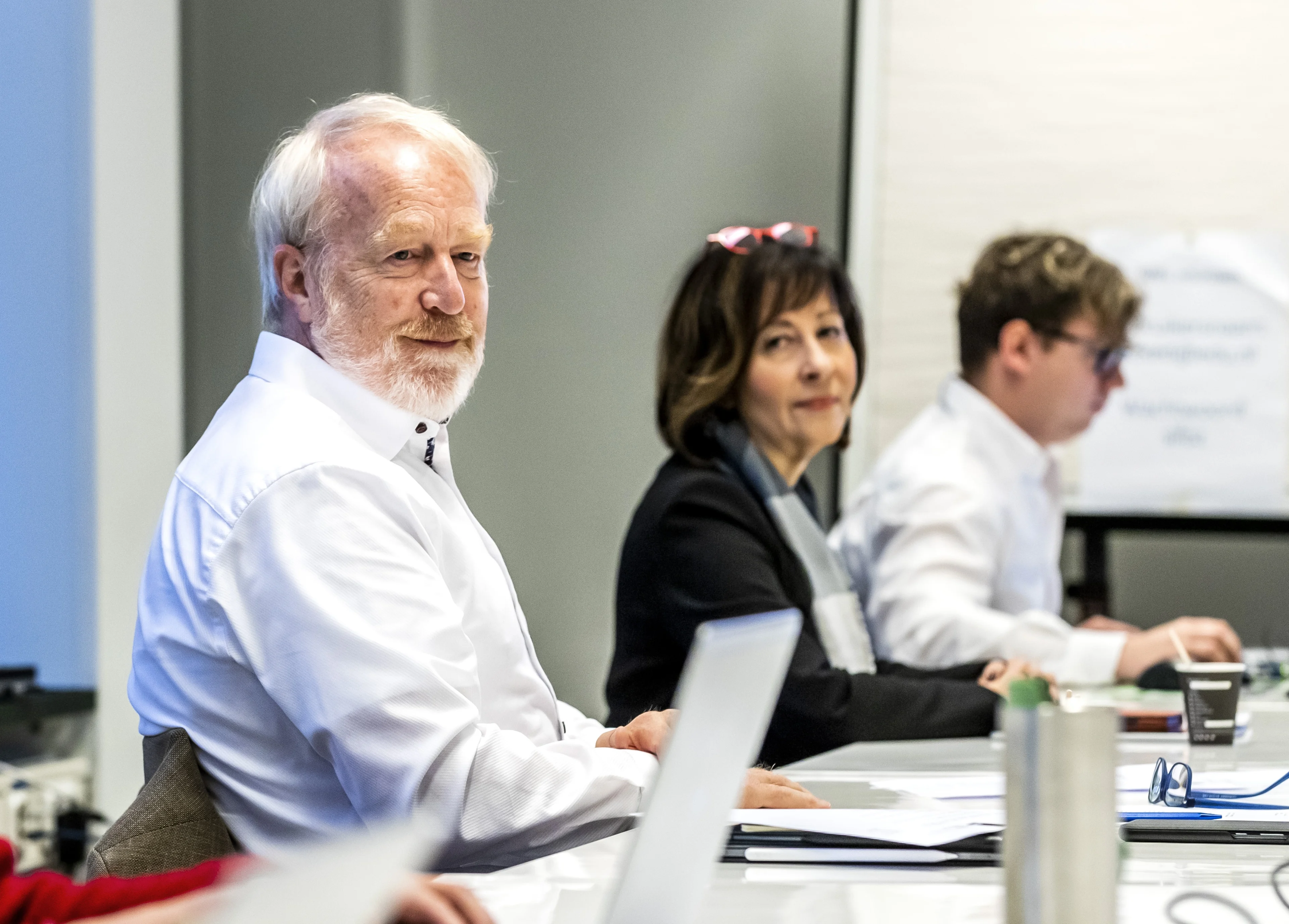 RIVM wil dat podcastmakers publiekelijk uitspraken over Van Dissel intrekken