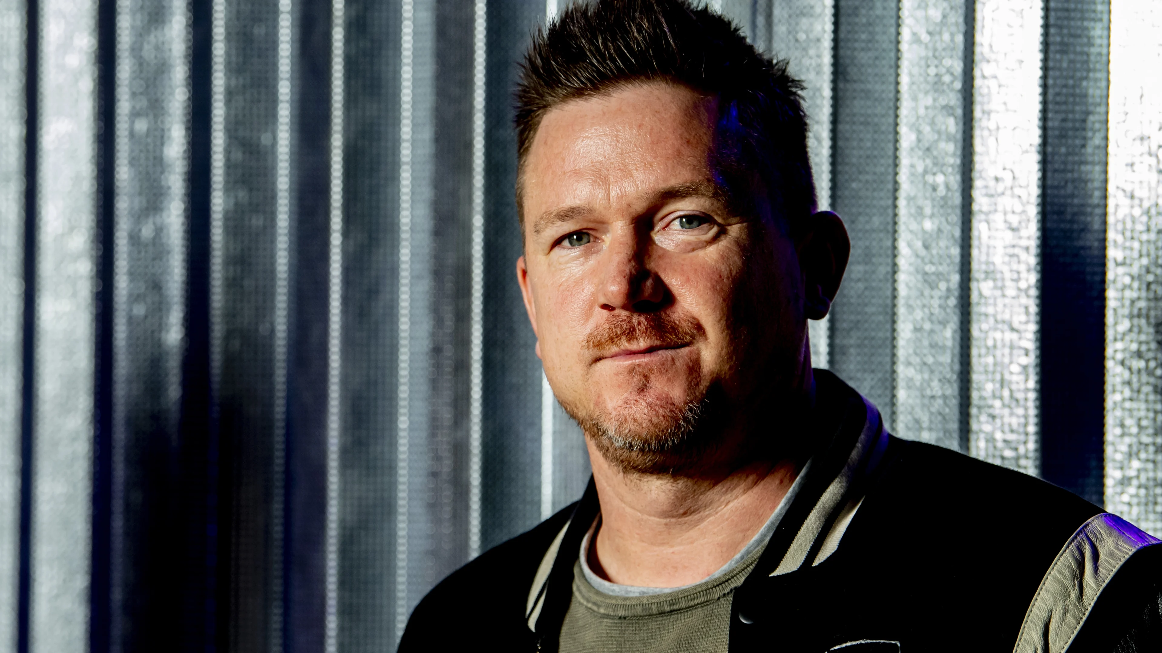 Johnny de Mol gaat De Oranjezomer presenteren