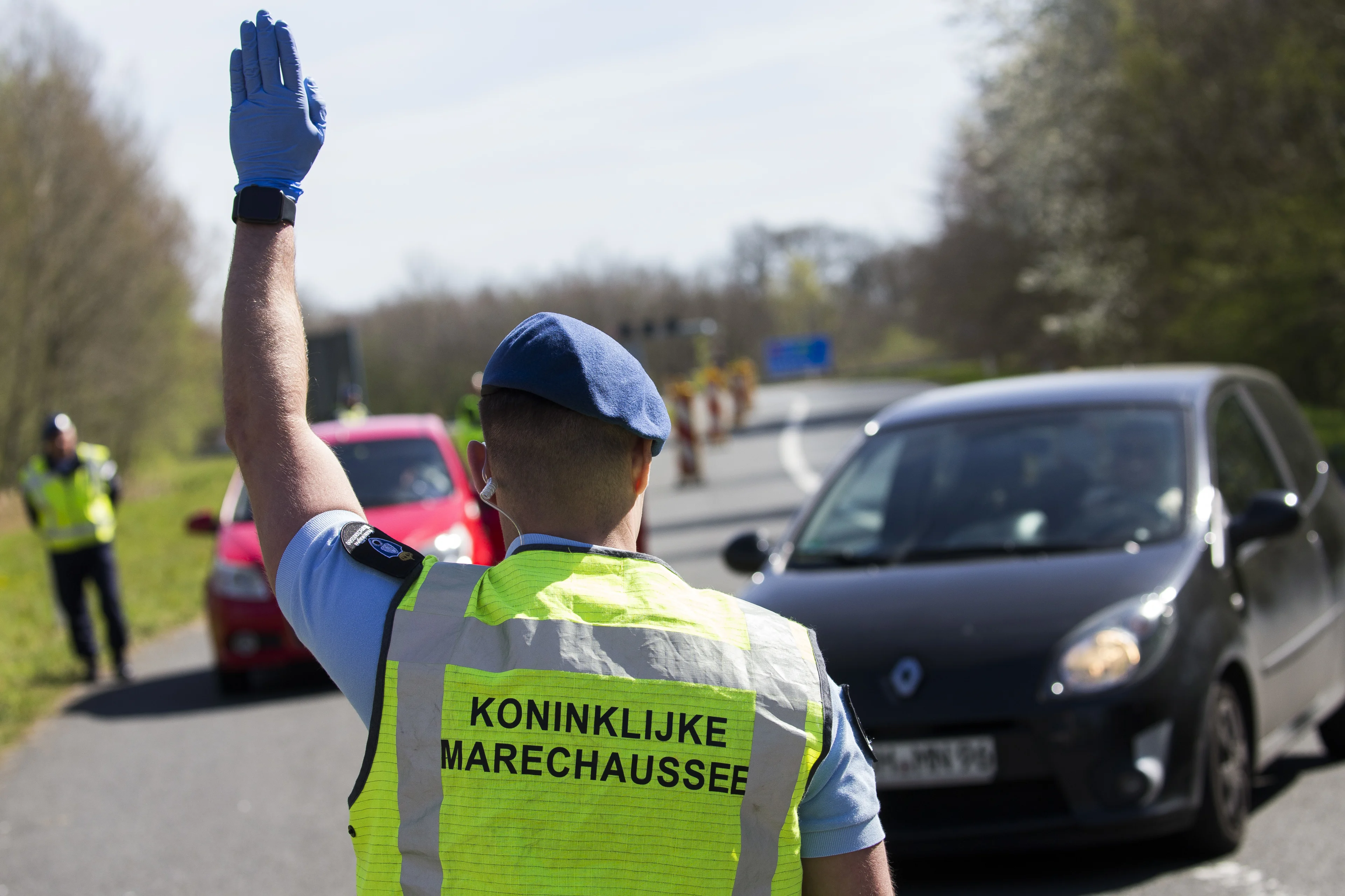 Politie betrapt mannen met bijna duizend kilo aan illegaal vuurwerk in auto