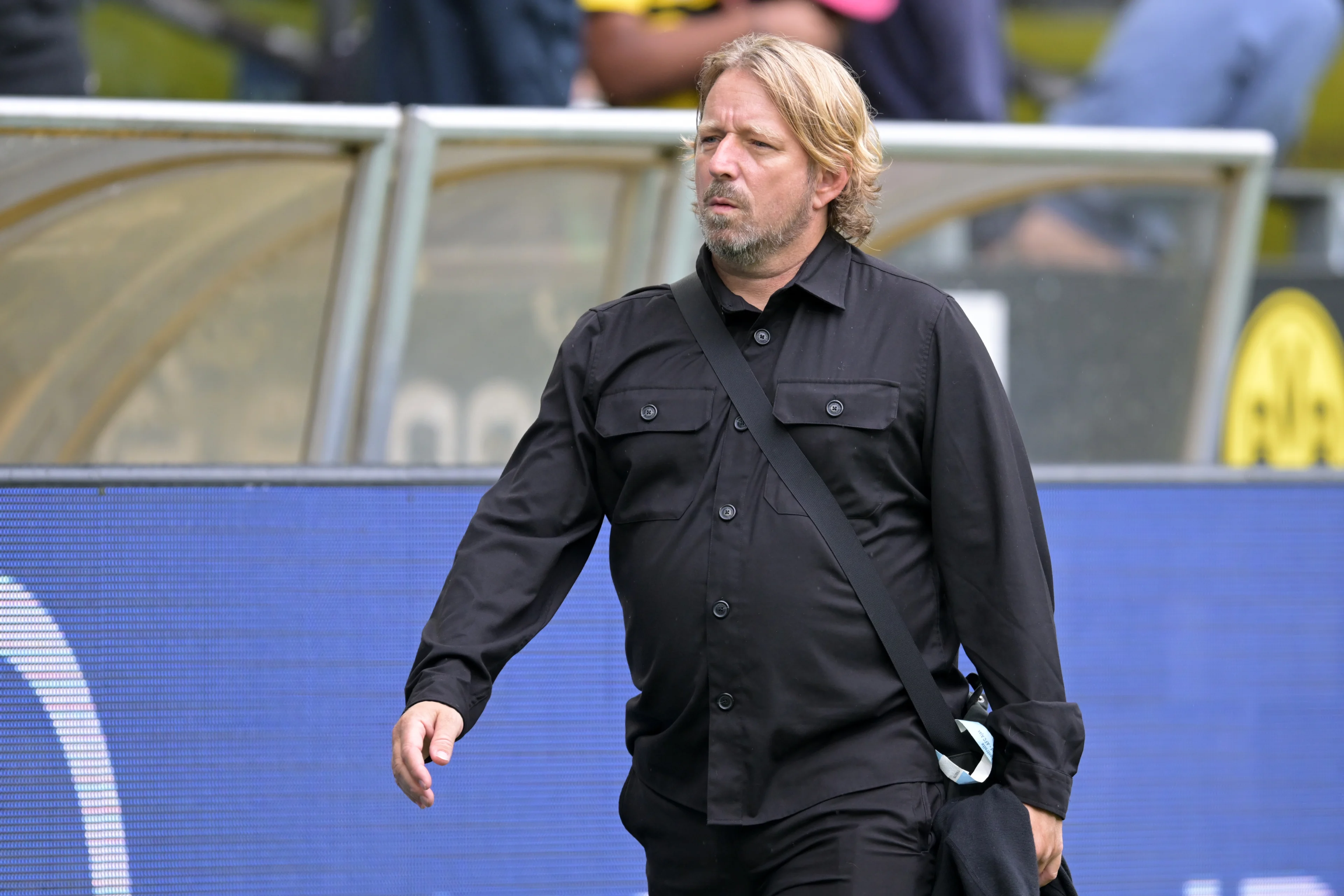 Ajax-directeur Sven Mislintat ligt eruit