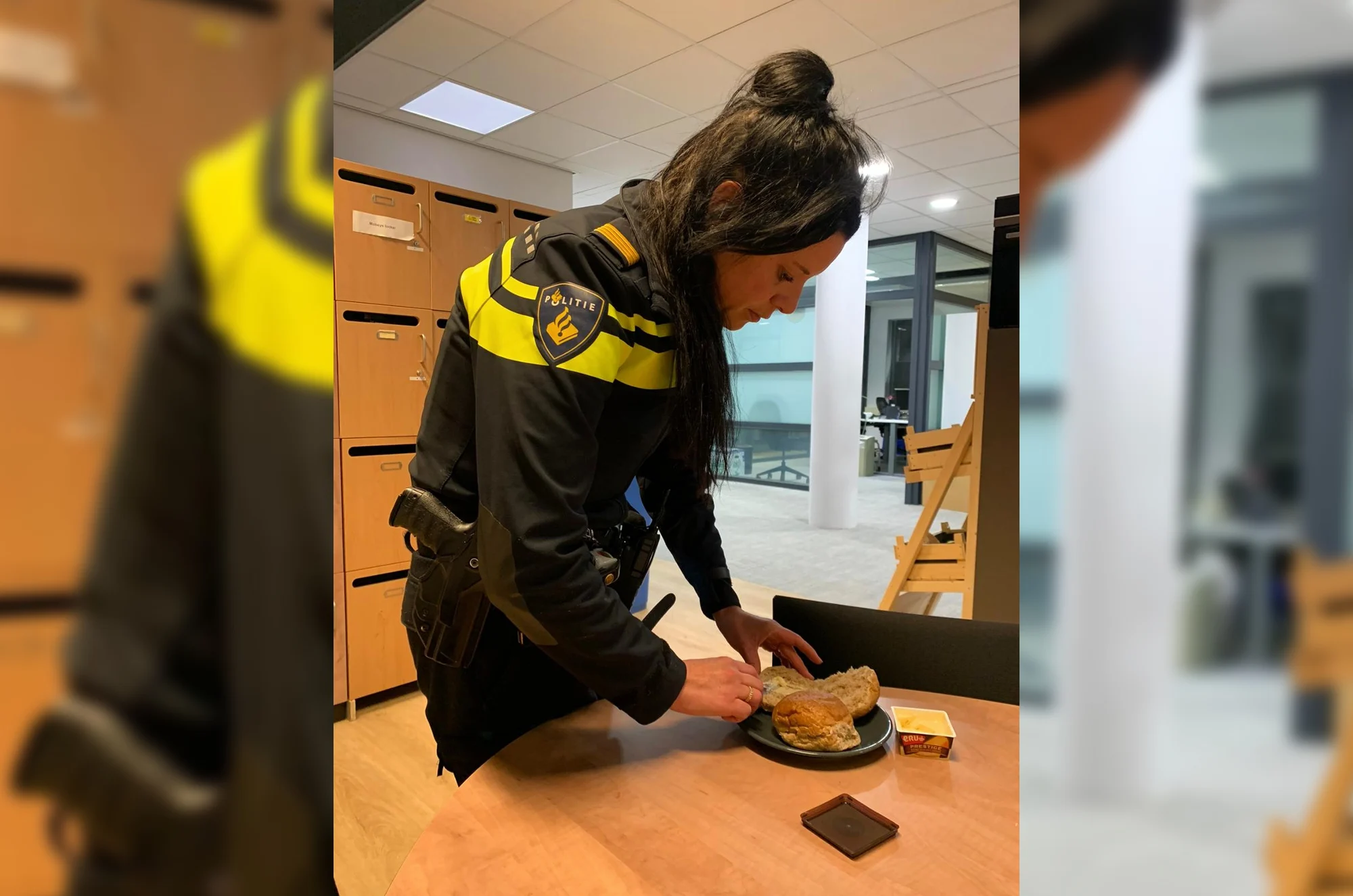 Weggelopen jochie met trek krijgt gesmeerd bolletje van agent