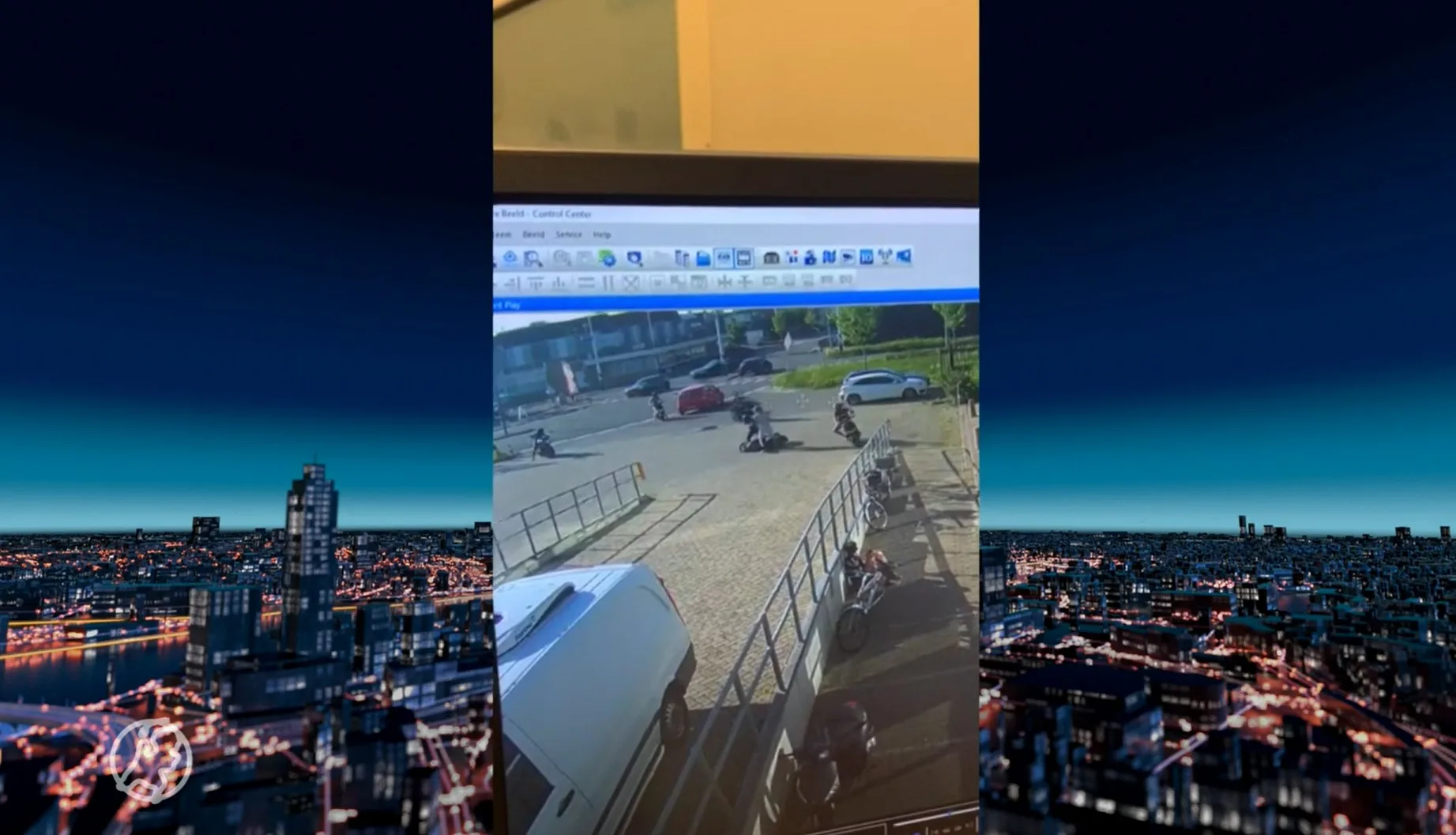 Groep scooterrijders probeert scooter André (16) te stelen