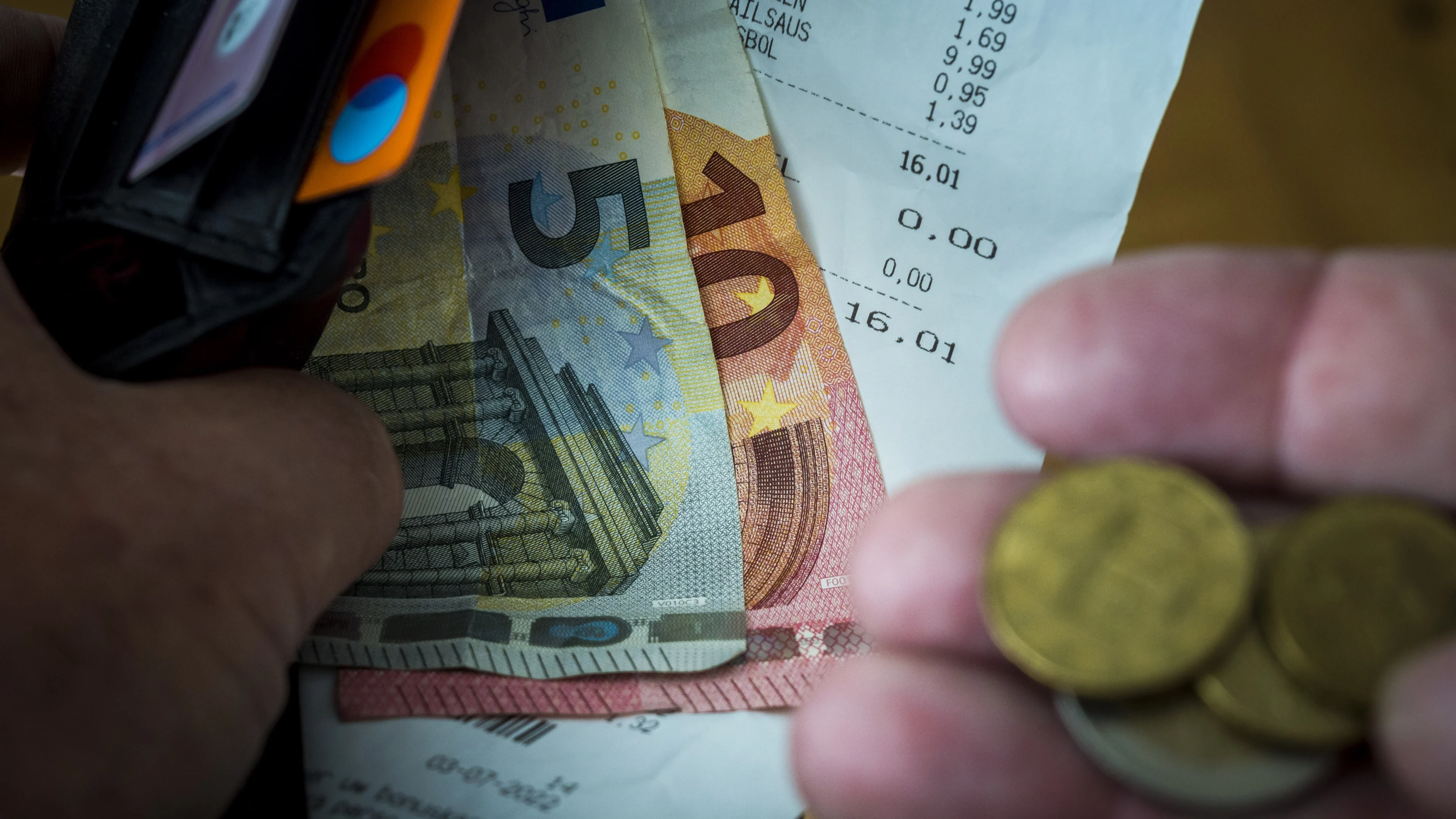 Nederland vreest recessie: massaal hand op de knip door handelsoorlog