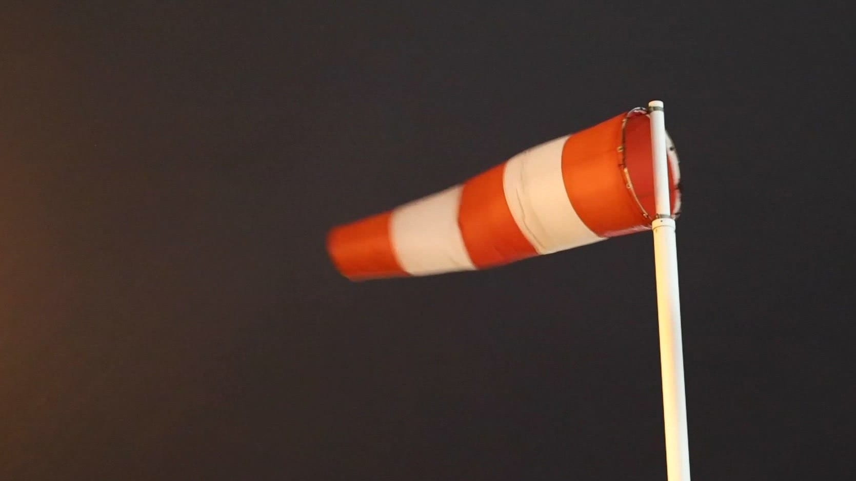 Code geel in het noorden: zondag weer zware windstoten