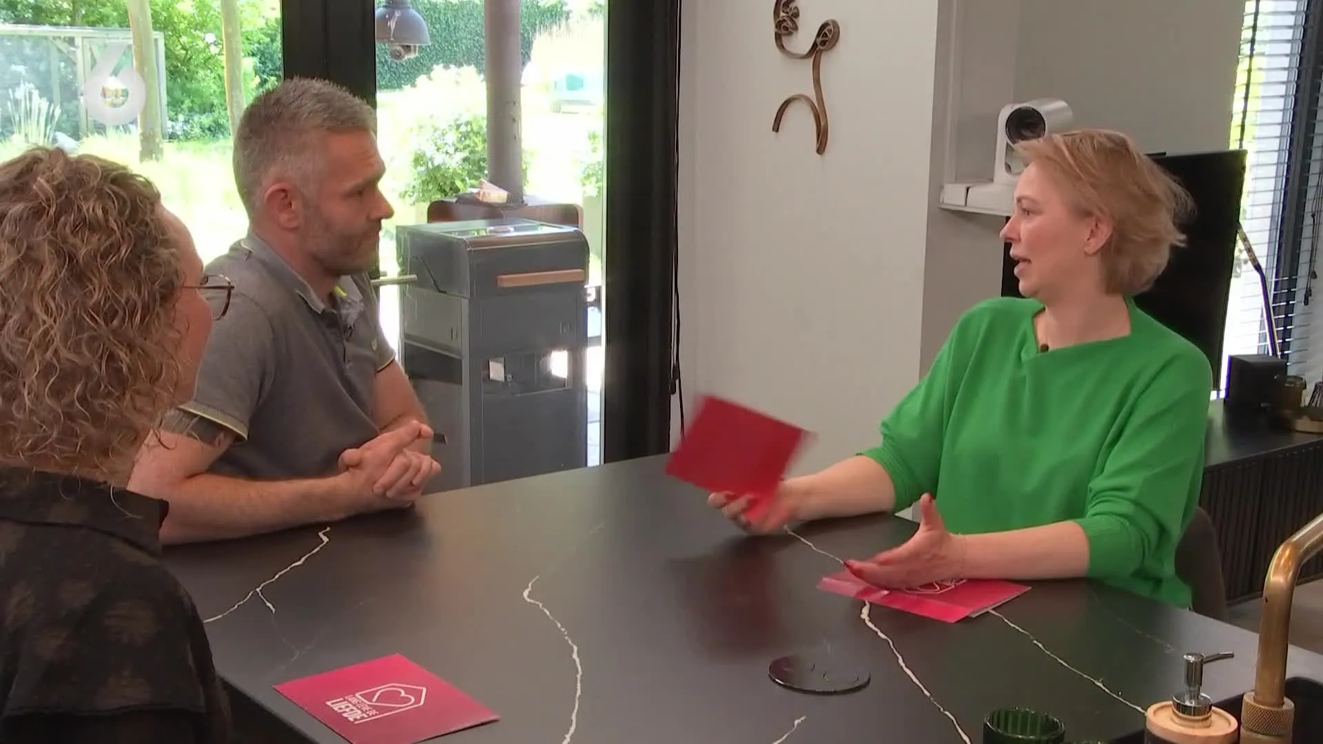 Nieuw concept in Lang Leve de Liefde: Rob gaat op trio-date