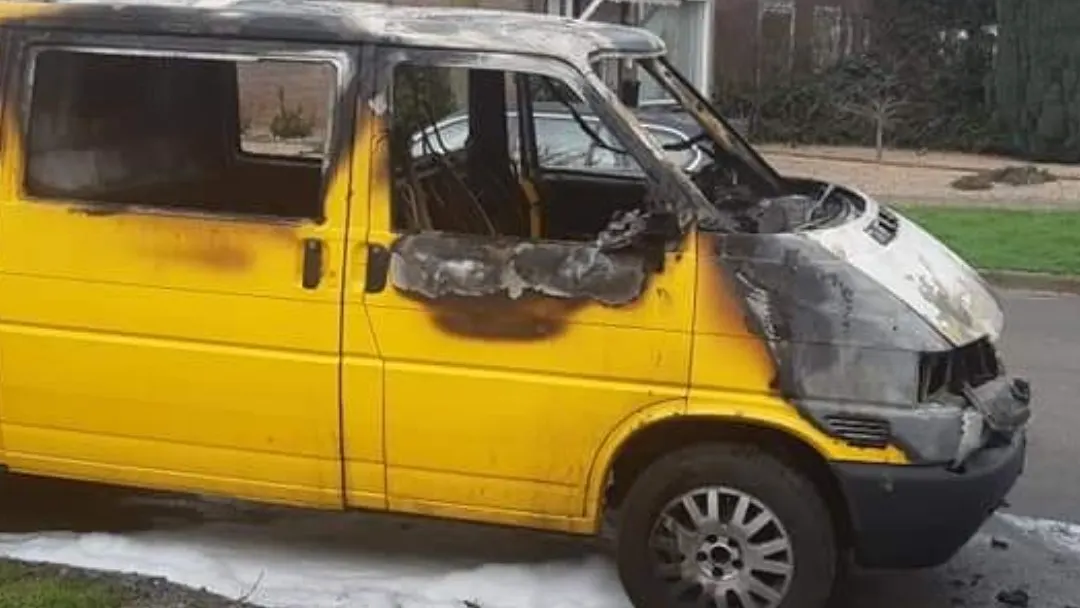 Wie stak de bus van frietenbakker Tamara in de fik? 'Voor niks zo hard gewerkt'