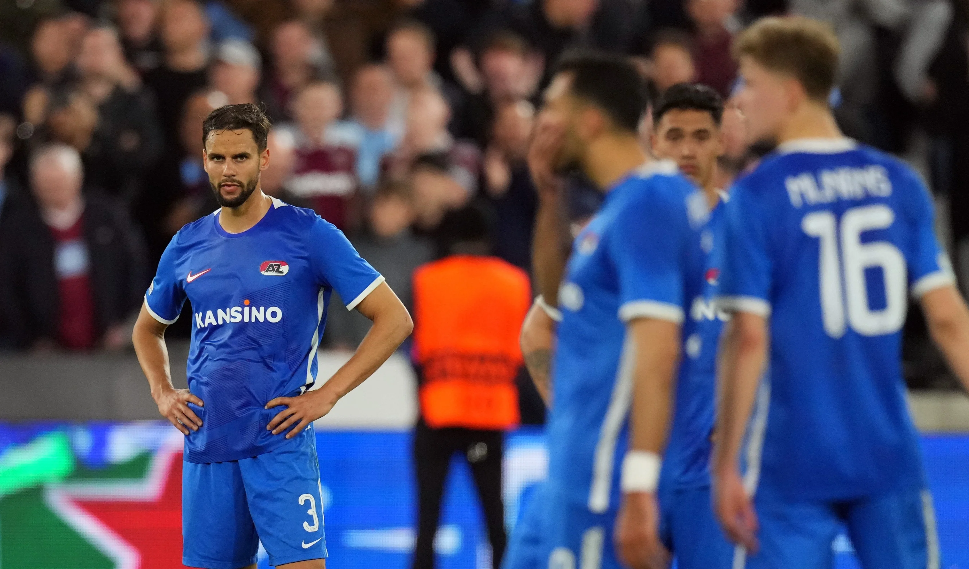 AZ houdt schade bij West Ham beperkt en mag nog hopen op Europese finale