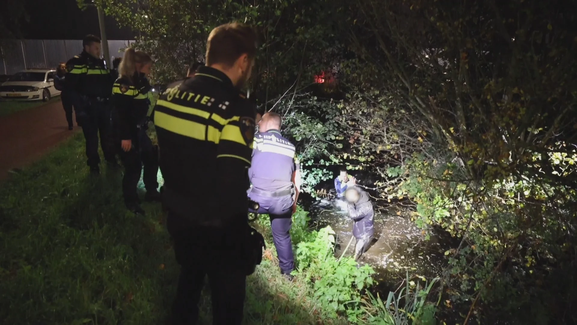 Spectaculaire klopjacht op twee inbrekers in Den Haag valt in het water