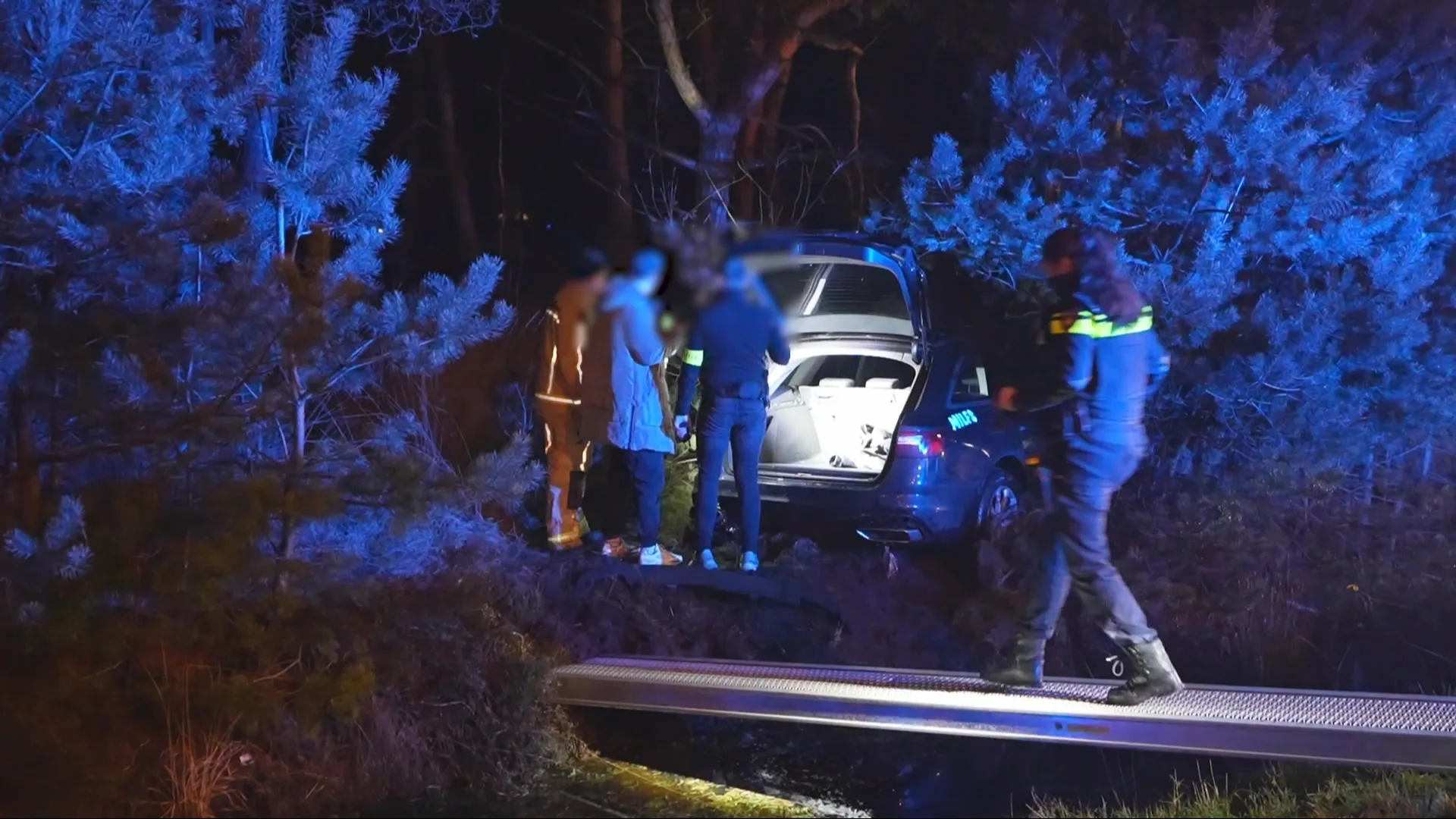 Auto vlucht met 250 km/u voor politie, maar crasht in Best