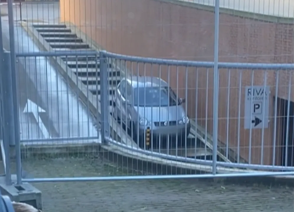 Bouwvakker Arjan zag auto van trap af hobbelen in Den Bosch: 'Ik dacht: die is gek'