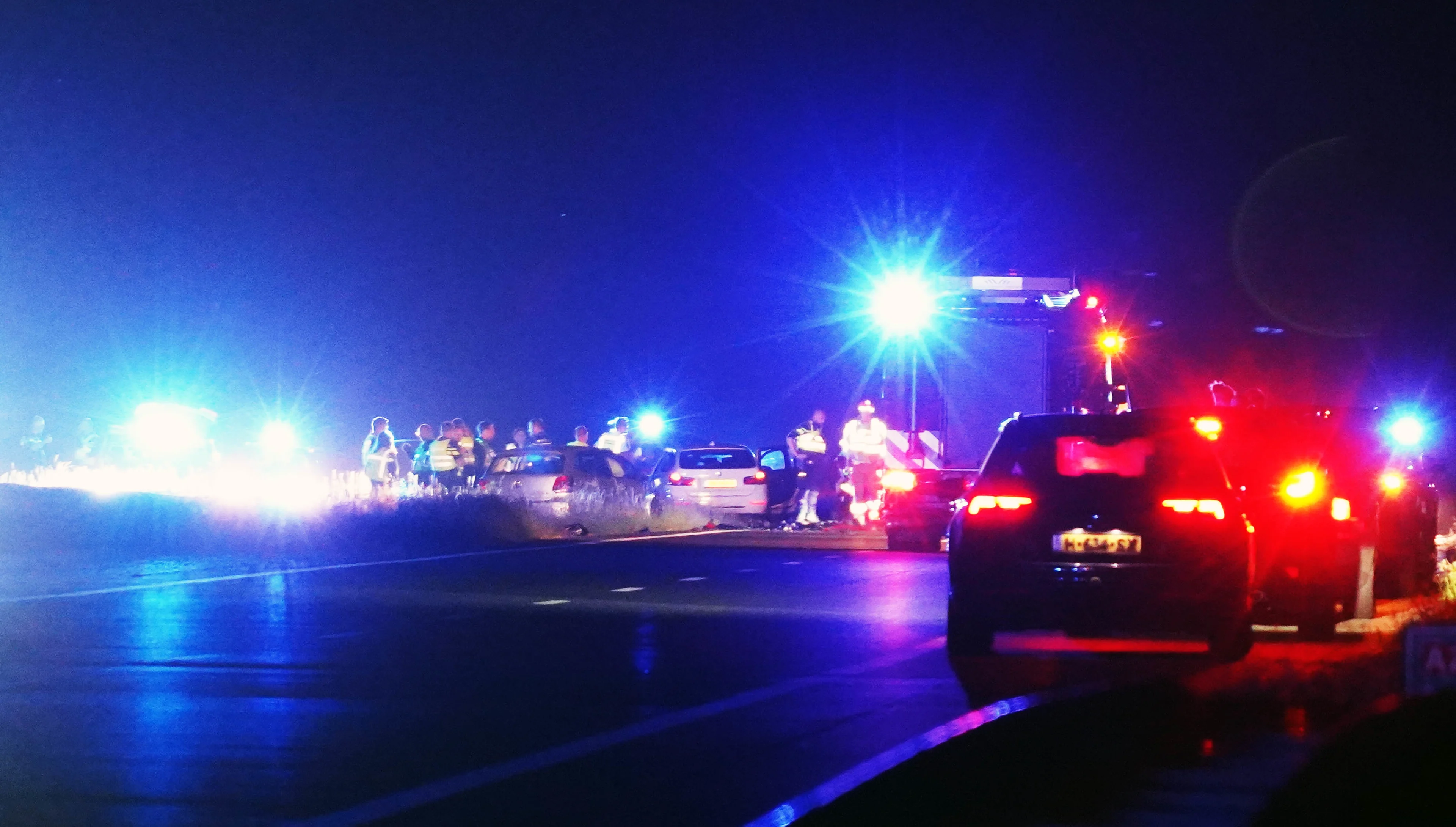 Twee doden en vijf gewonden na ongeluk met spookrijder op A28