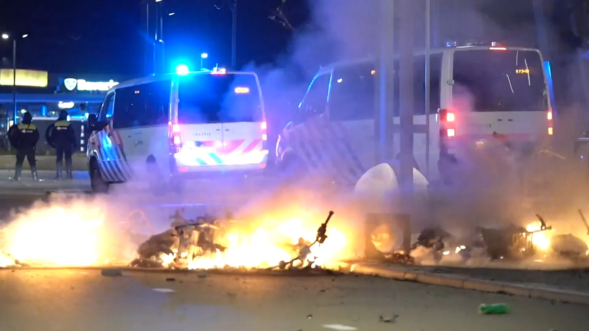 Politie pakt 13-jarige jongen op voor betrokkenheid bij Coolsingelrellen