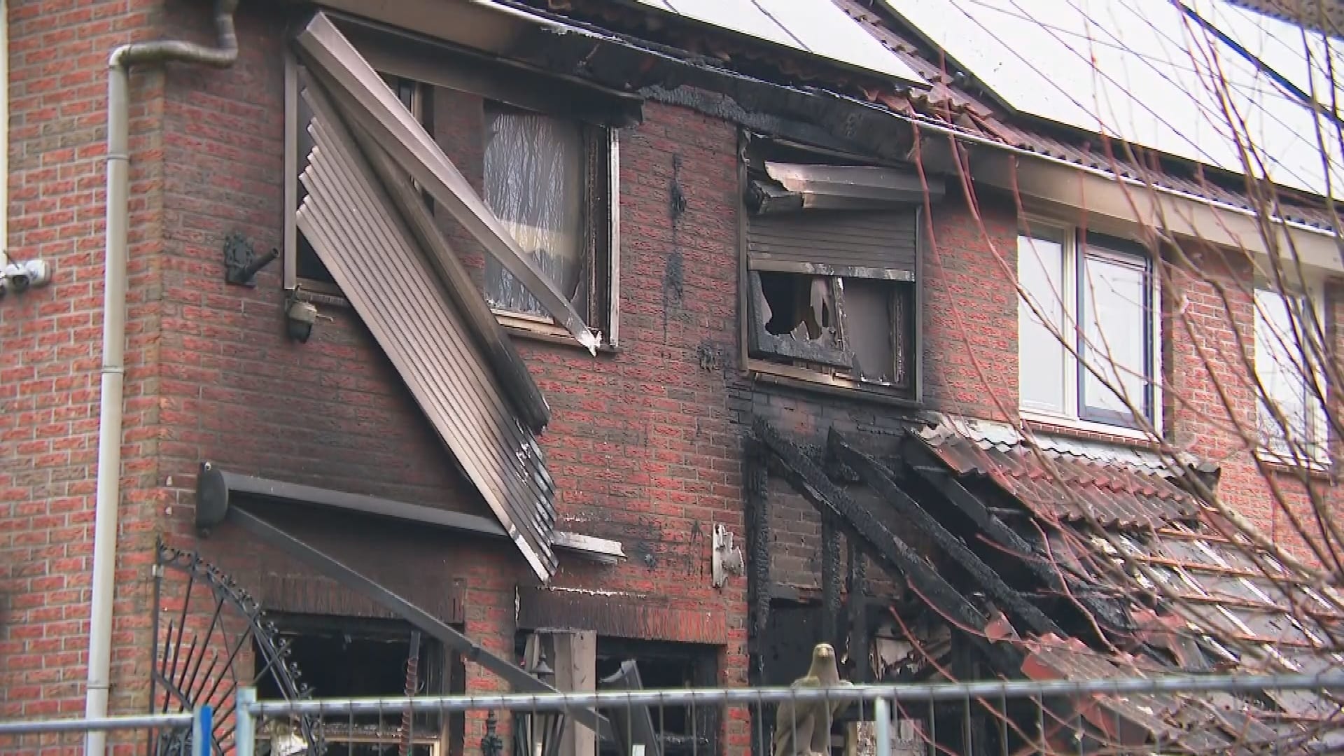 Politie ontvangt meerdere tips over fatale brand in Vroomshoop