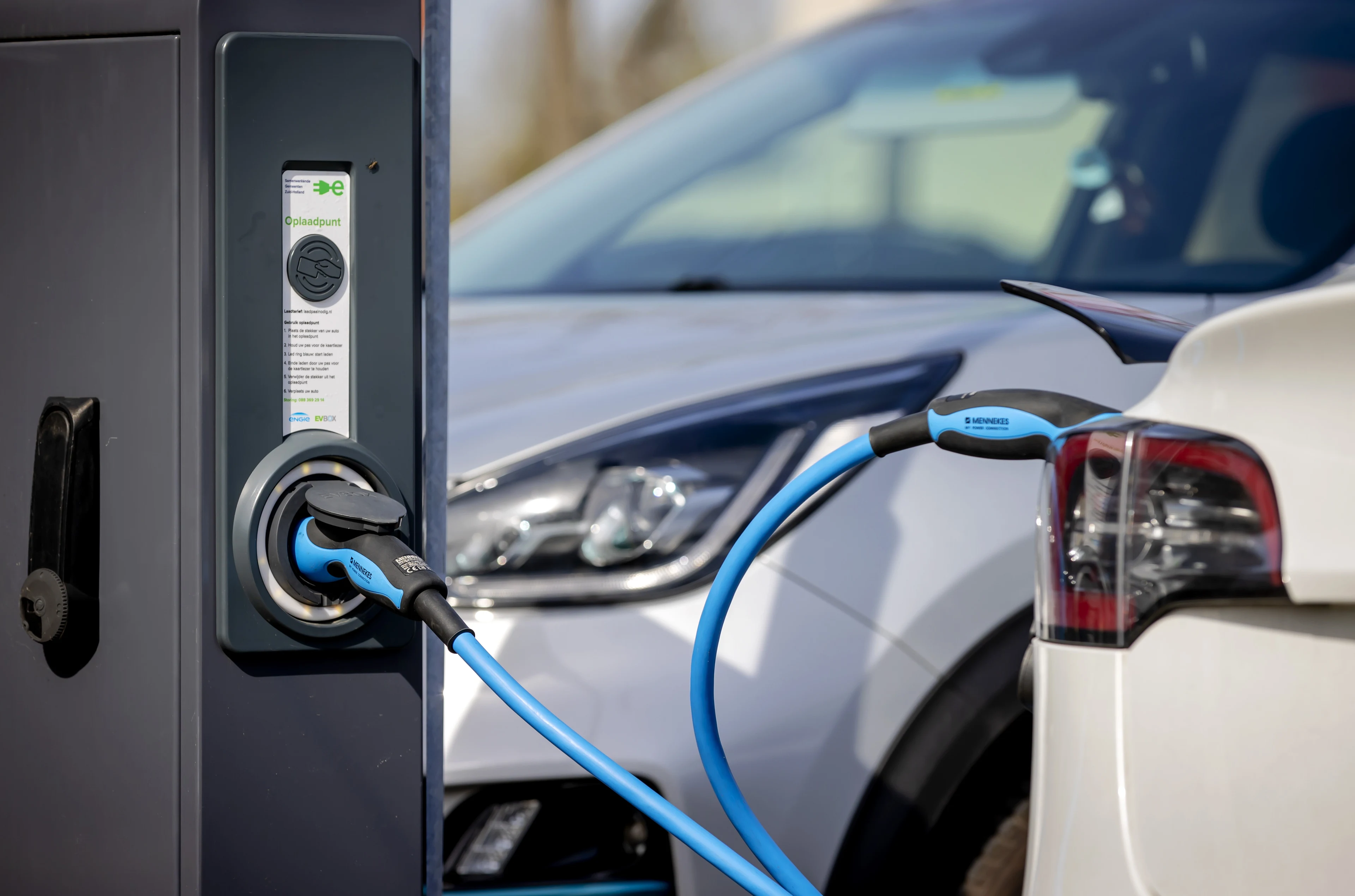 ANWB waarschuwt: oppassen voor extreem hoge laadpaalkosten in buitenland