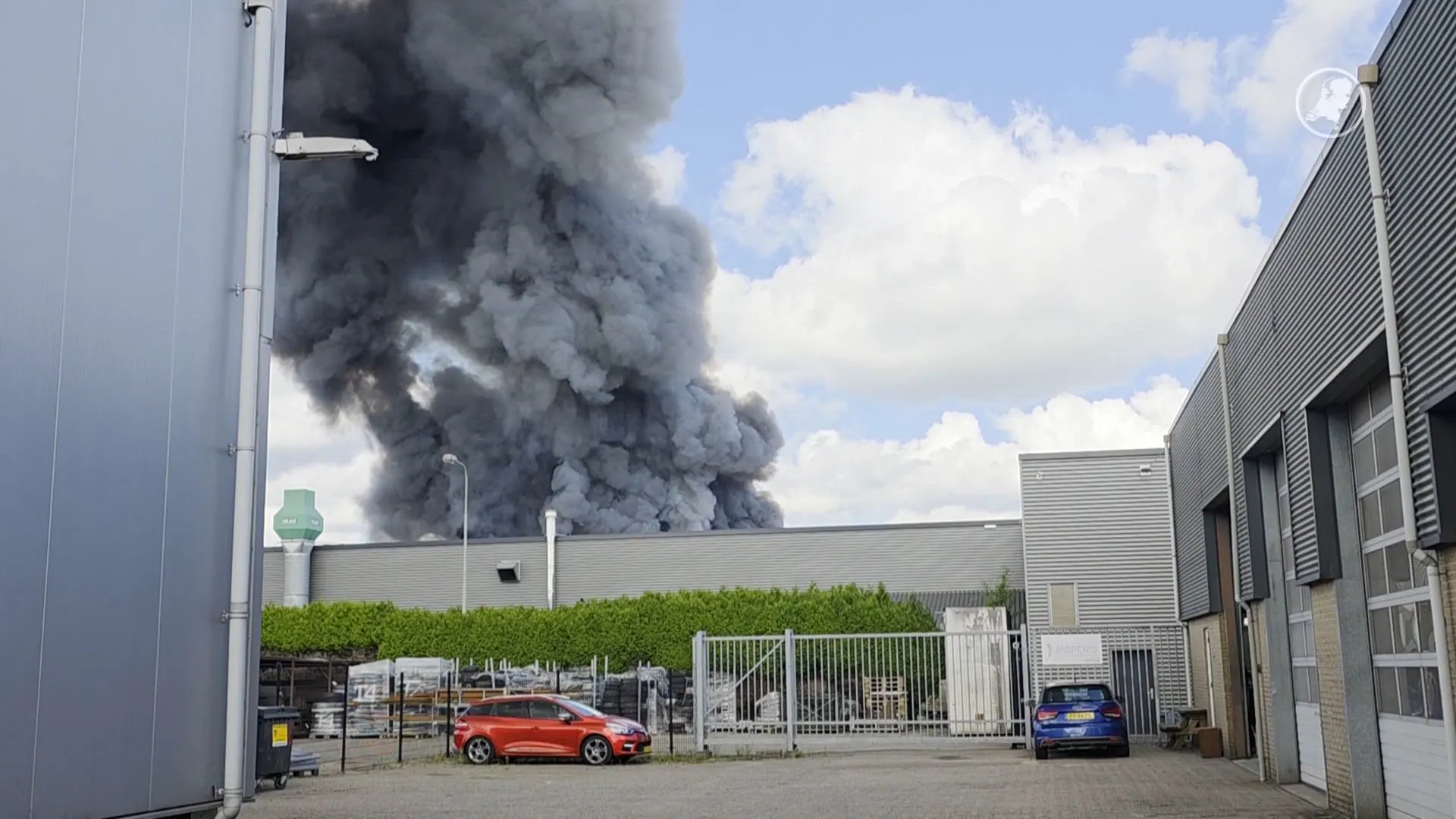 Grote brand op industrieterrein in Veenendaal