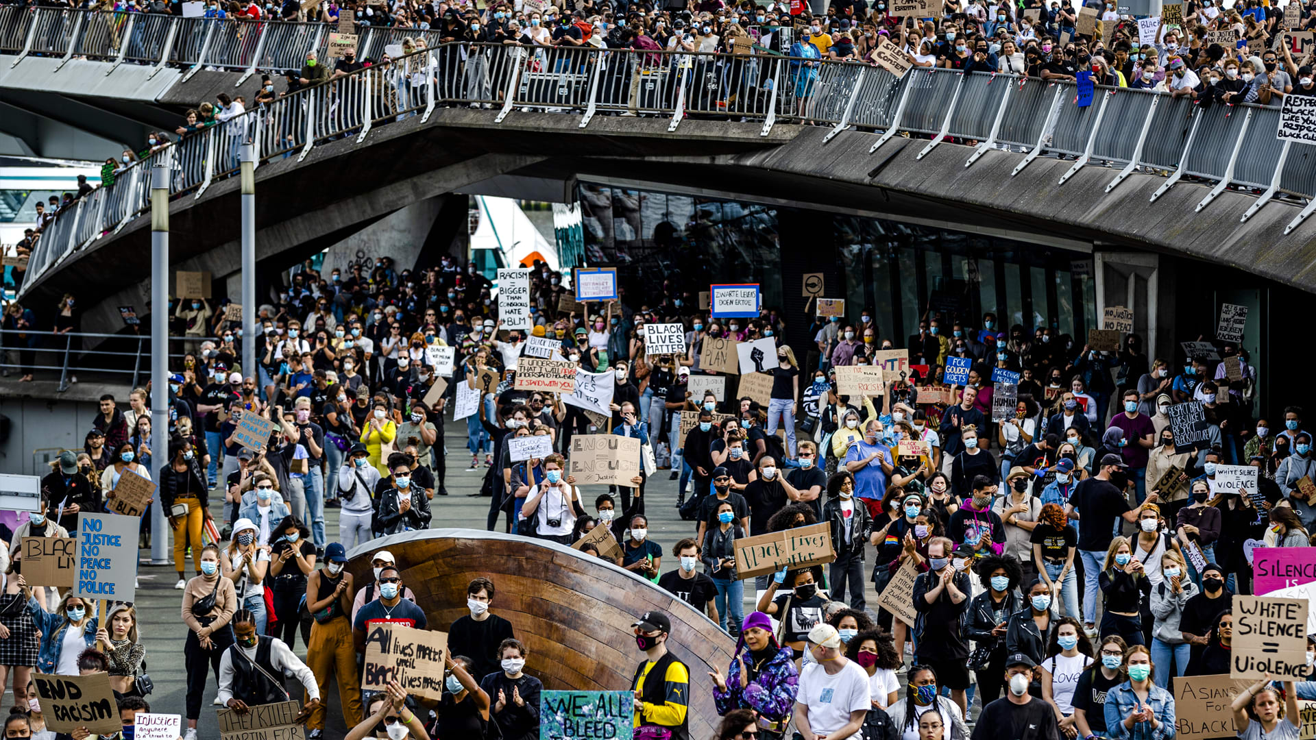 Nederlanders willen tijdelijk verbod op grootschalige demonstraties na drukte in Rotterdam