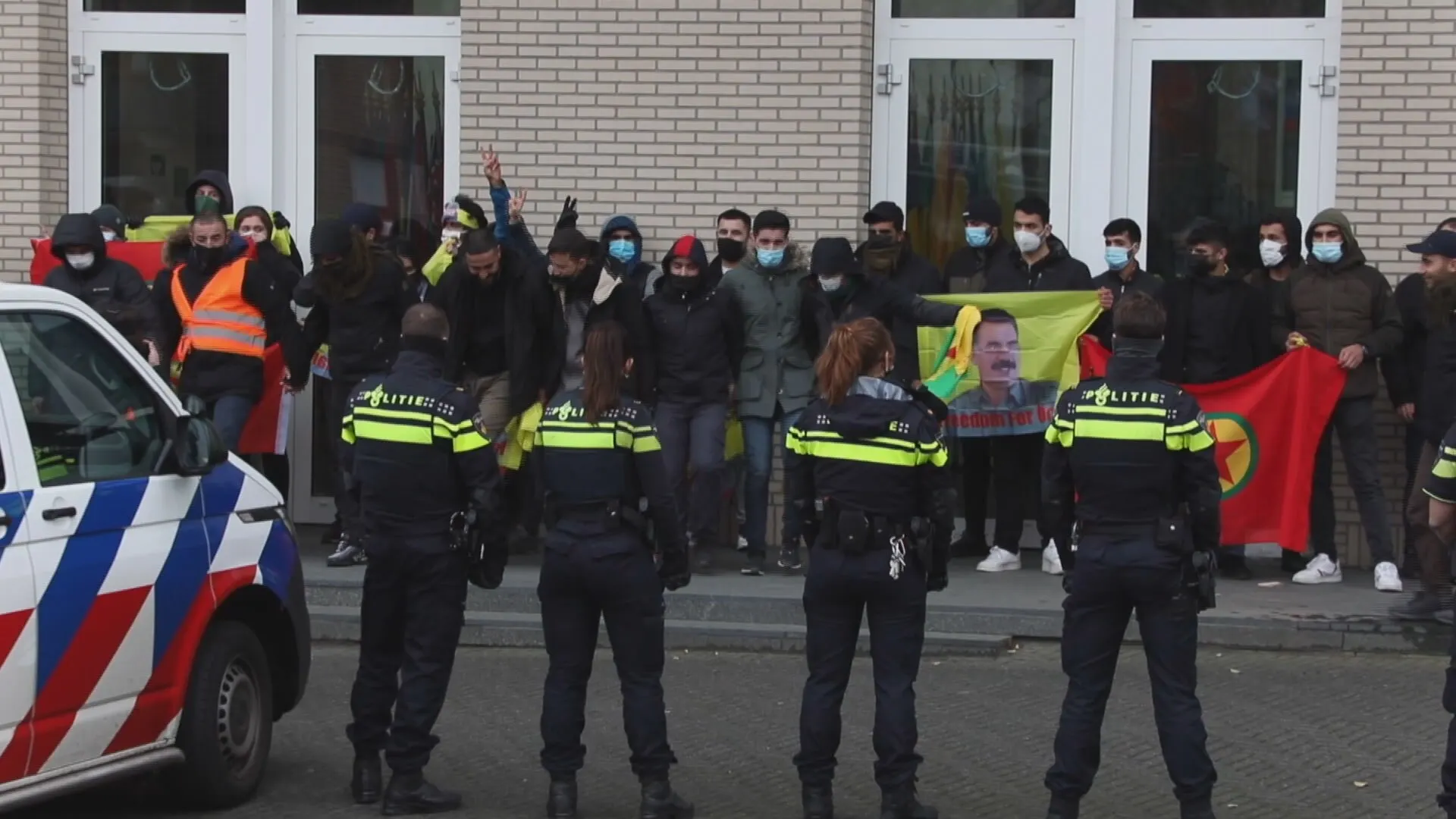 Grote groep Koerden bestormt kantoor van waakhond tegen chemische wapens
