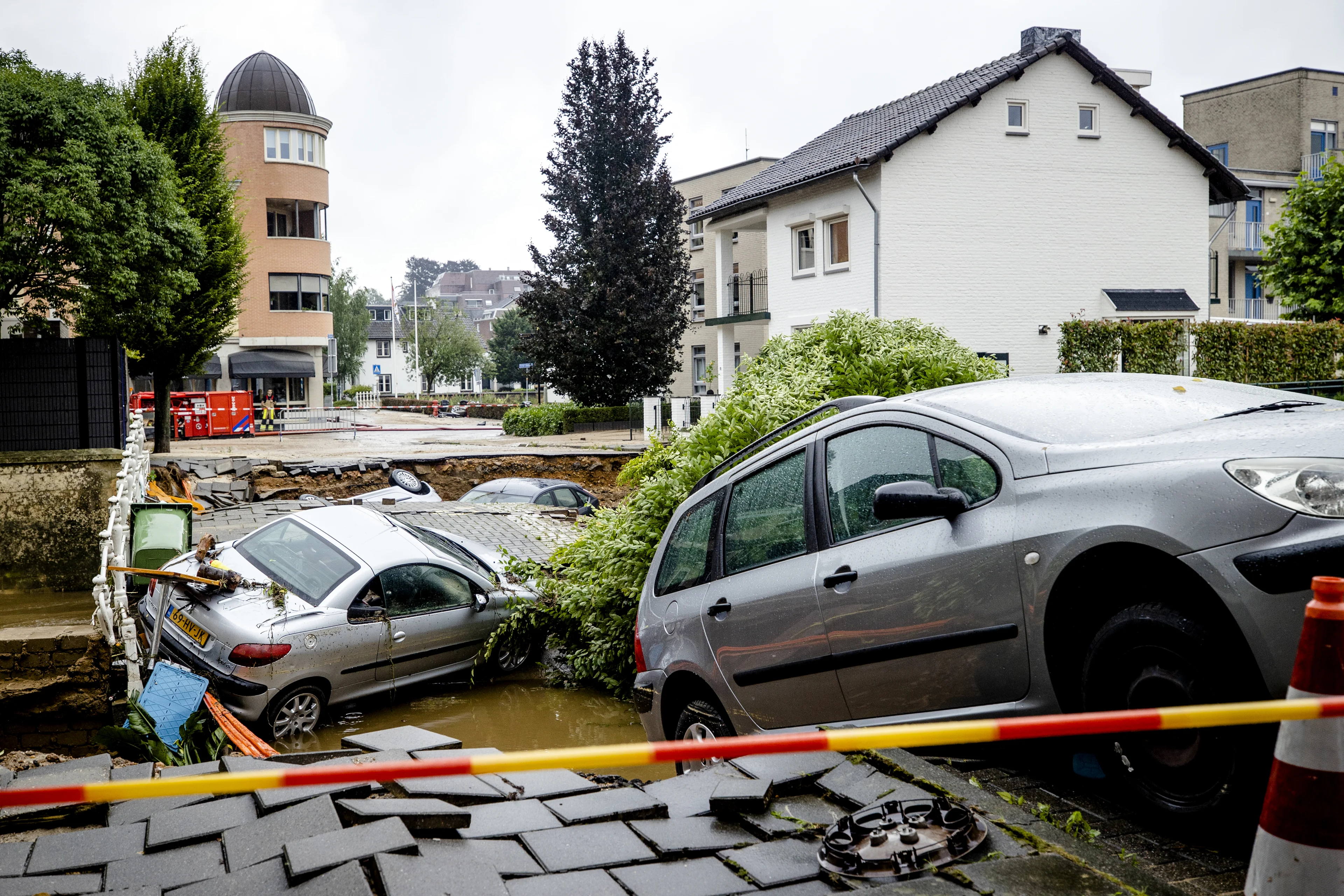 Burgemeester Valkenburg: verleng watersnood-giftactie Giro 777